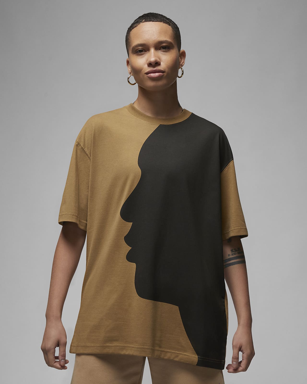 Overdimensioneret Jordan-T-shirt med grafik til kvinder