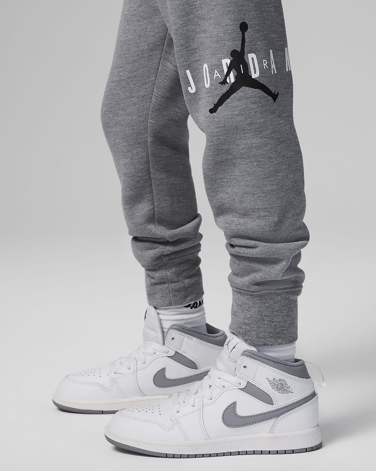 Ensemble deux pièces en matières durables Jordan avec sweat à capuche pour  enfant. Nike LU