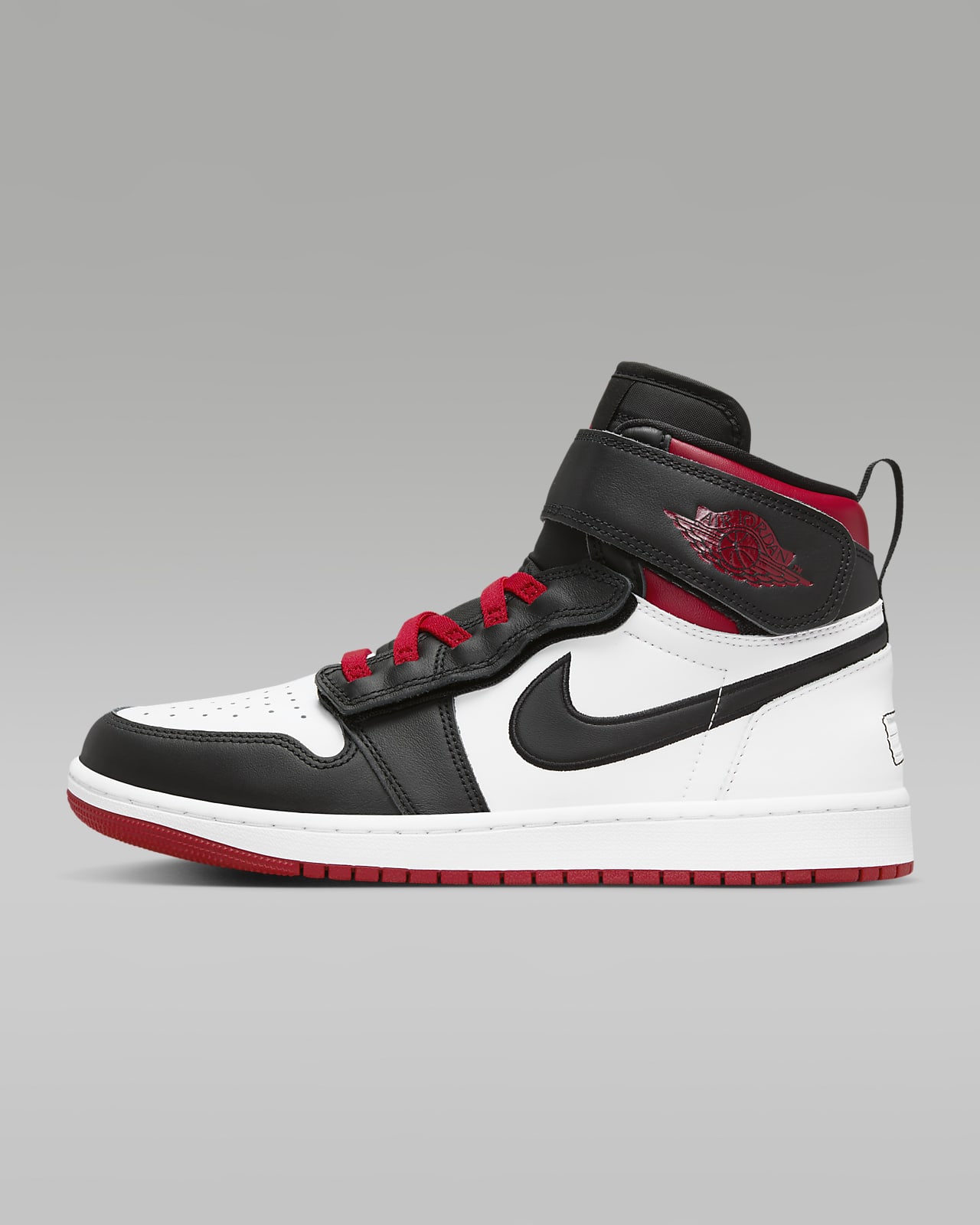 Air Jordan 1 Hi FlyEase Men's Shoes. Nike LU
