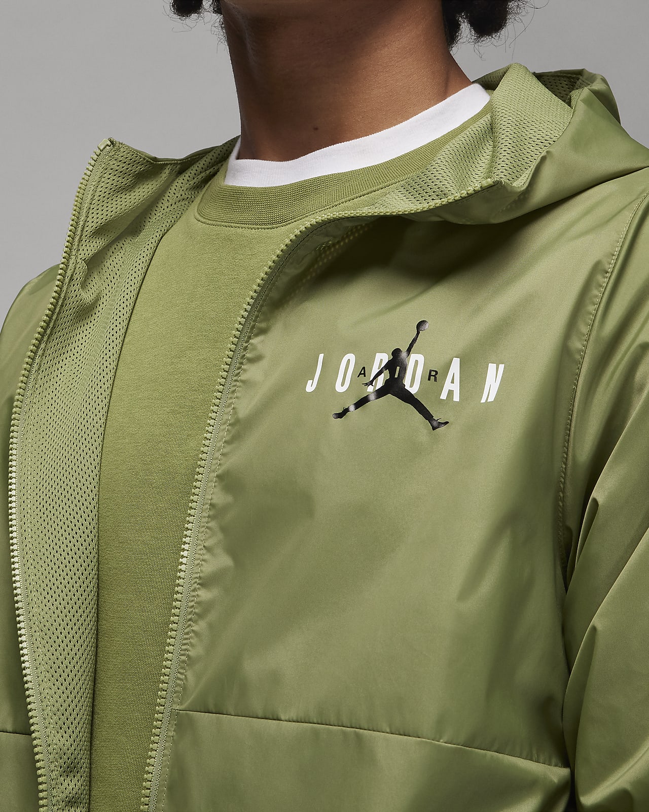 Chaquetas nike air olive deals
