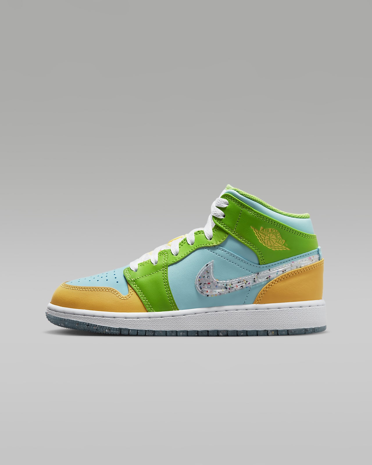 Air Jordan 1 Mid SE Older Kids' Shoes. Nike LU