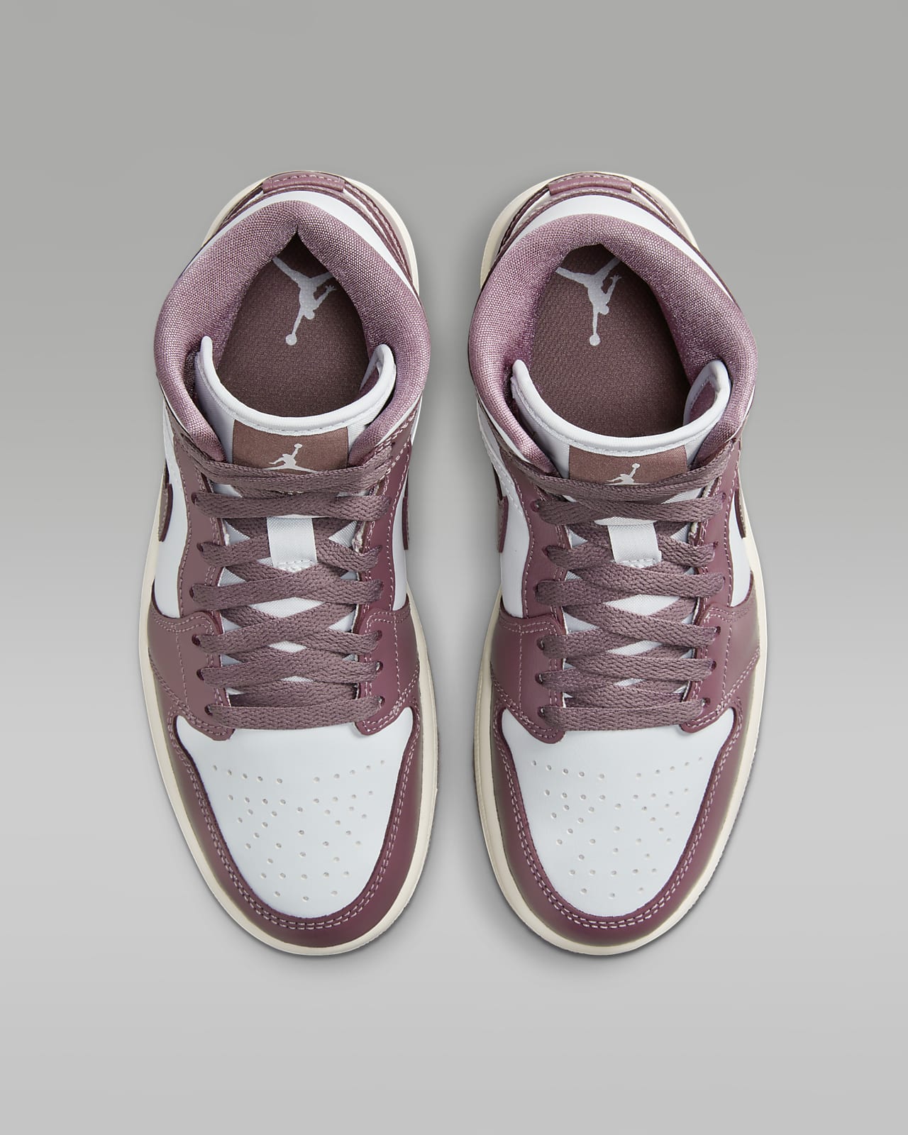 Chaussure pour femme air 2025 jordan 1 mid se