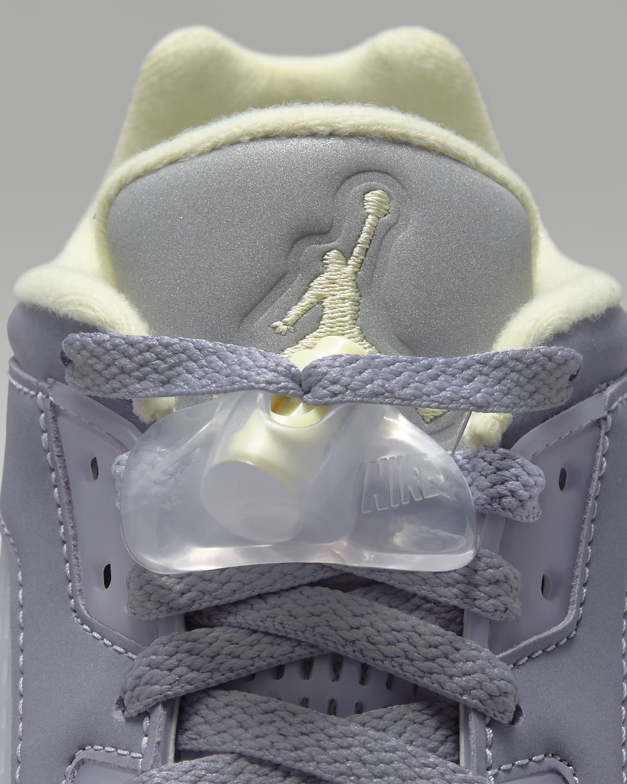 Air Jordan 5 Retro 低筒女鞋。Nike TW