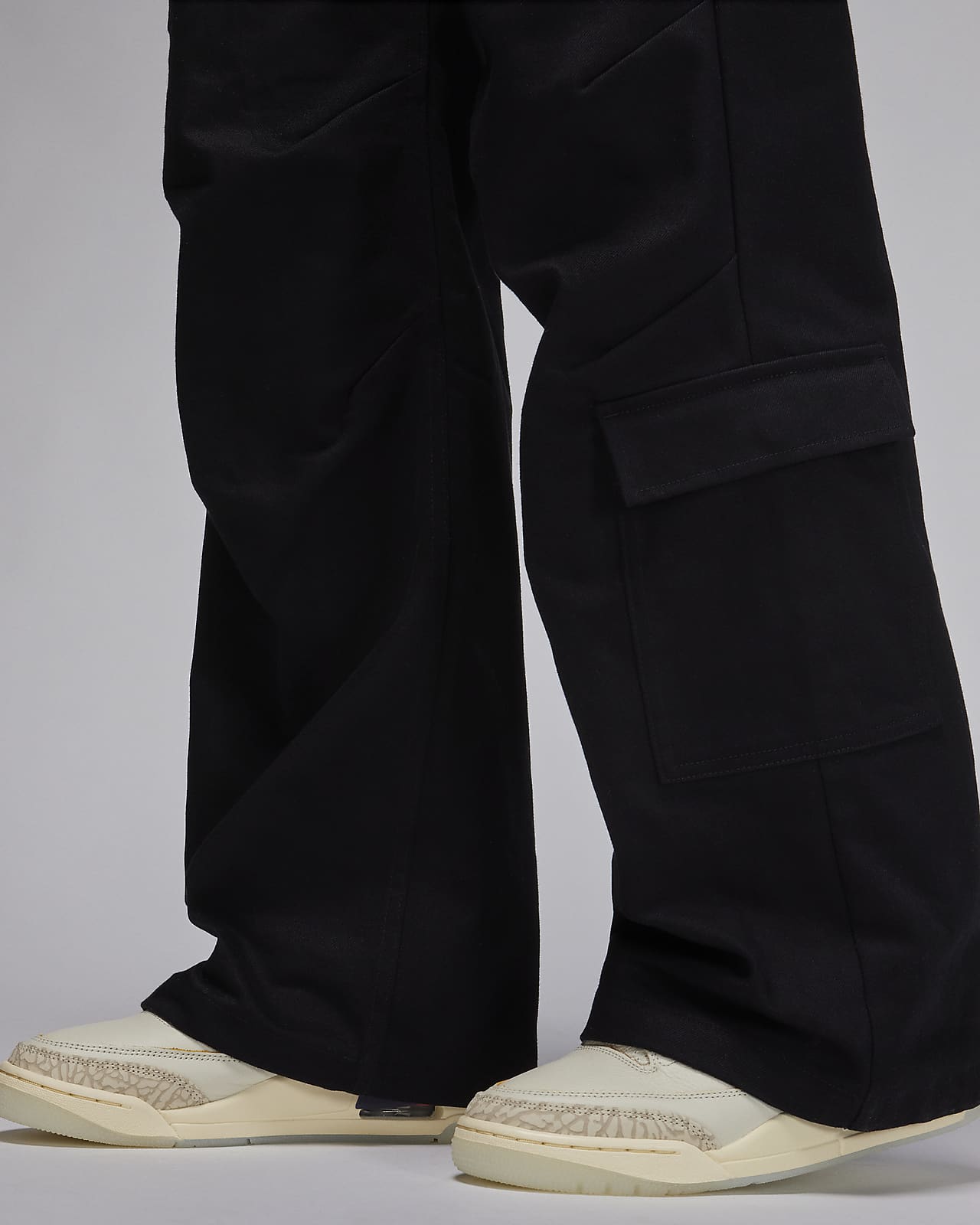 Jordan x J Balvin Women's Woven Trousers. Nike IE