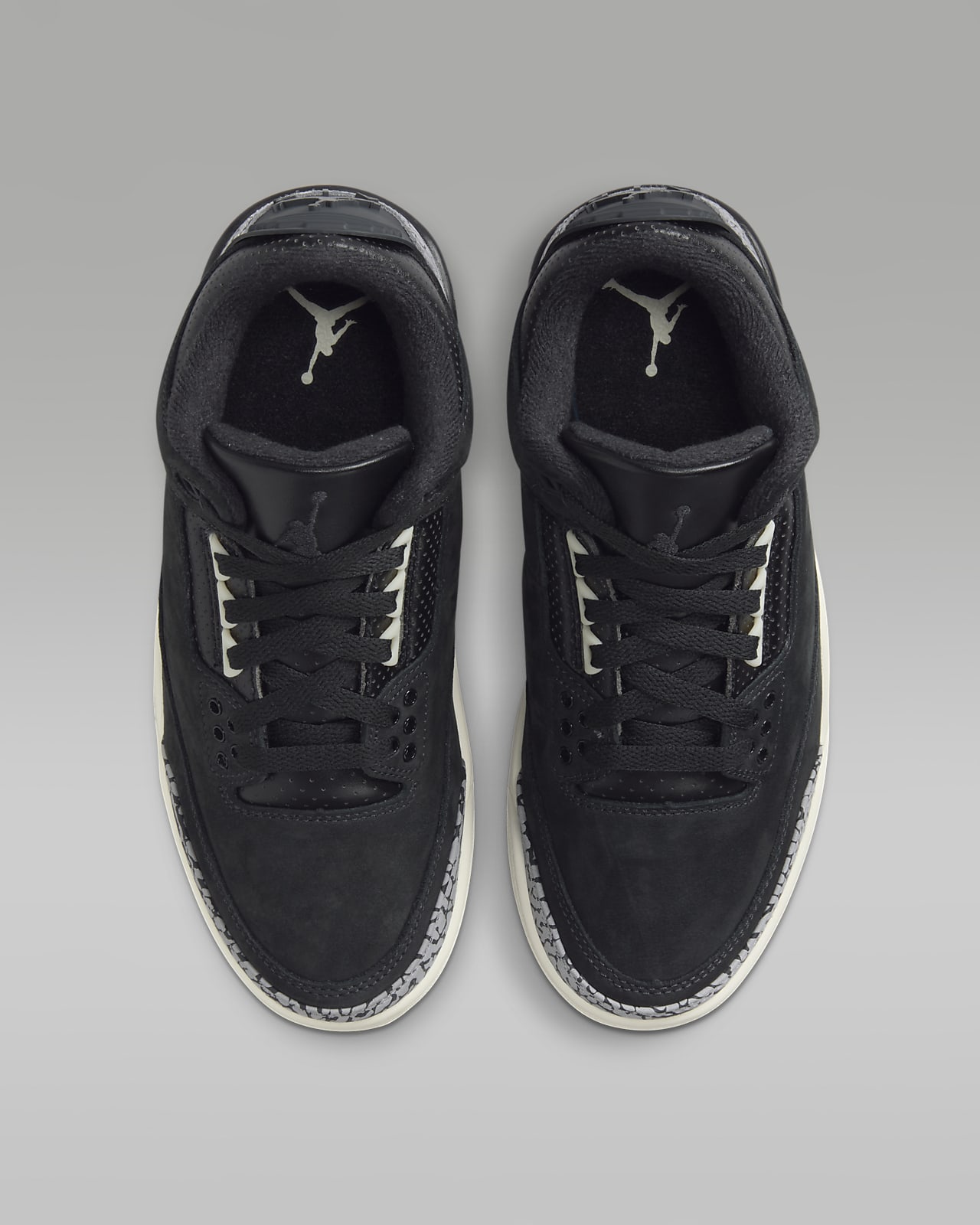 Authentic air jordan hotsell 3 suede feminino
