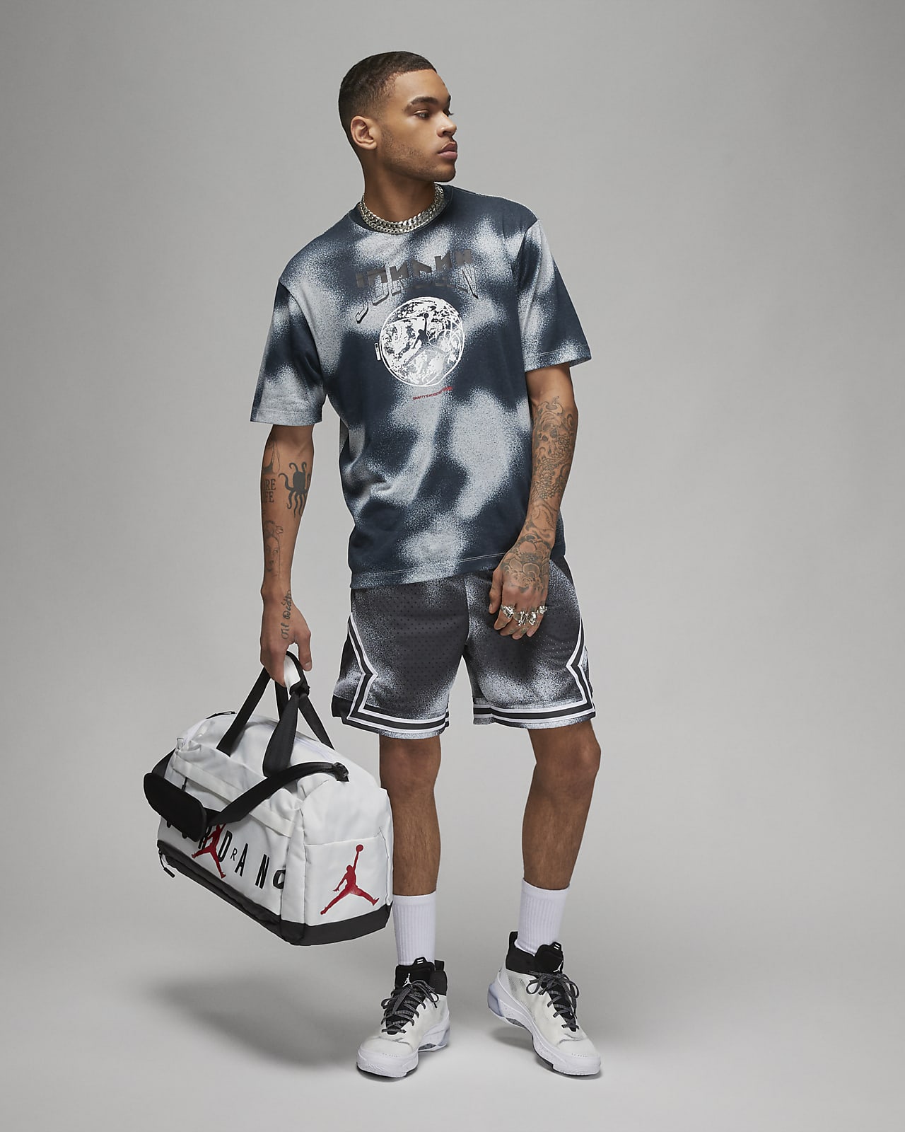 Jordan Sport Men's Graphic T-Shirt. Nike ID