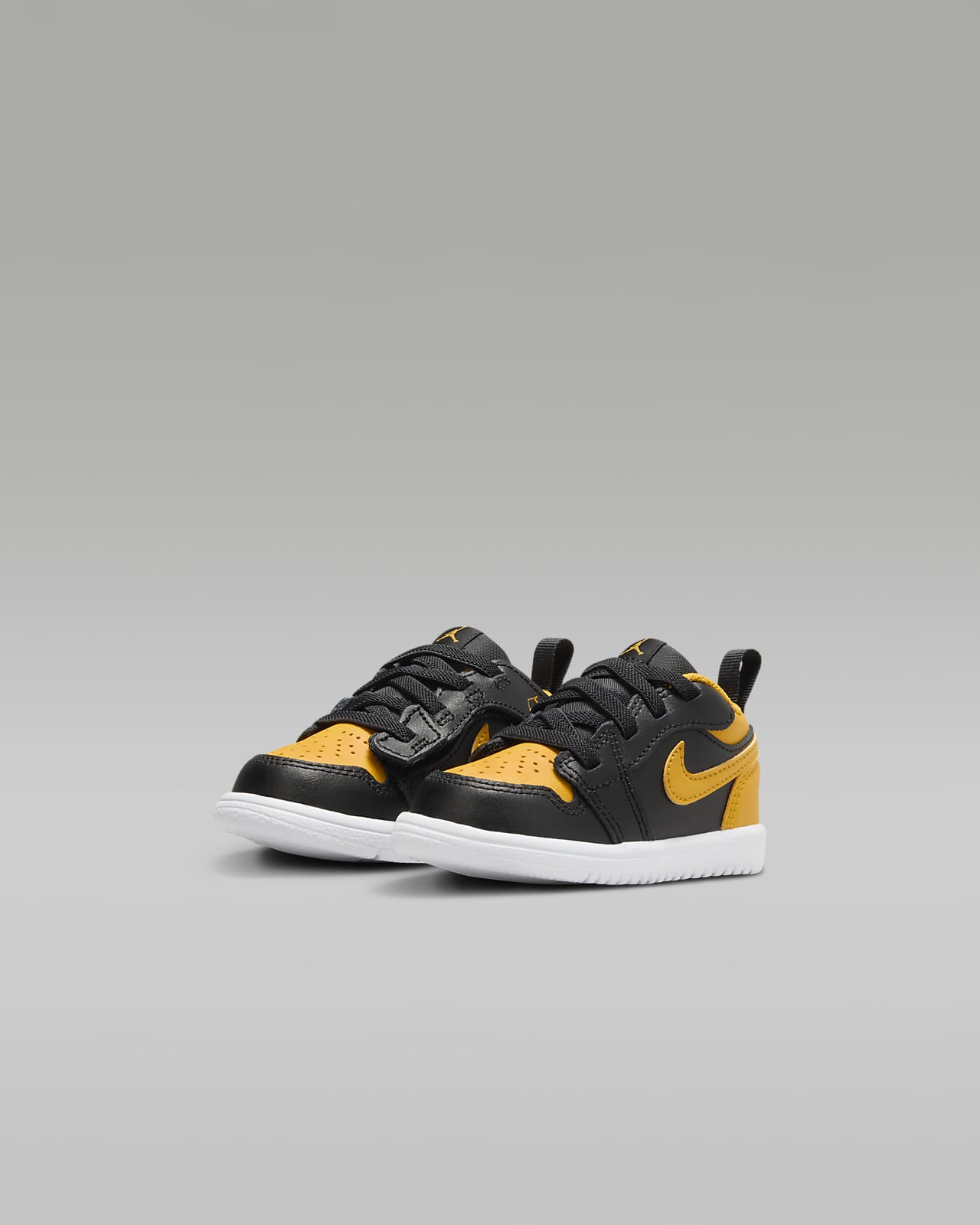 Black and yellow jordan discount 1 toddler