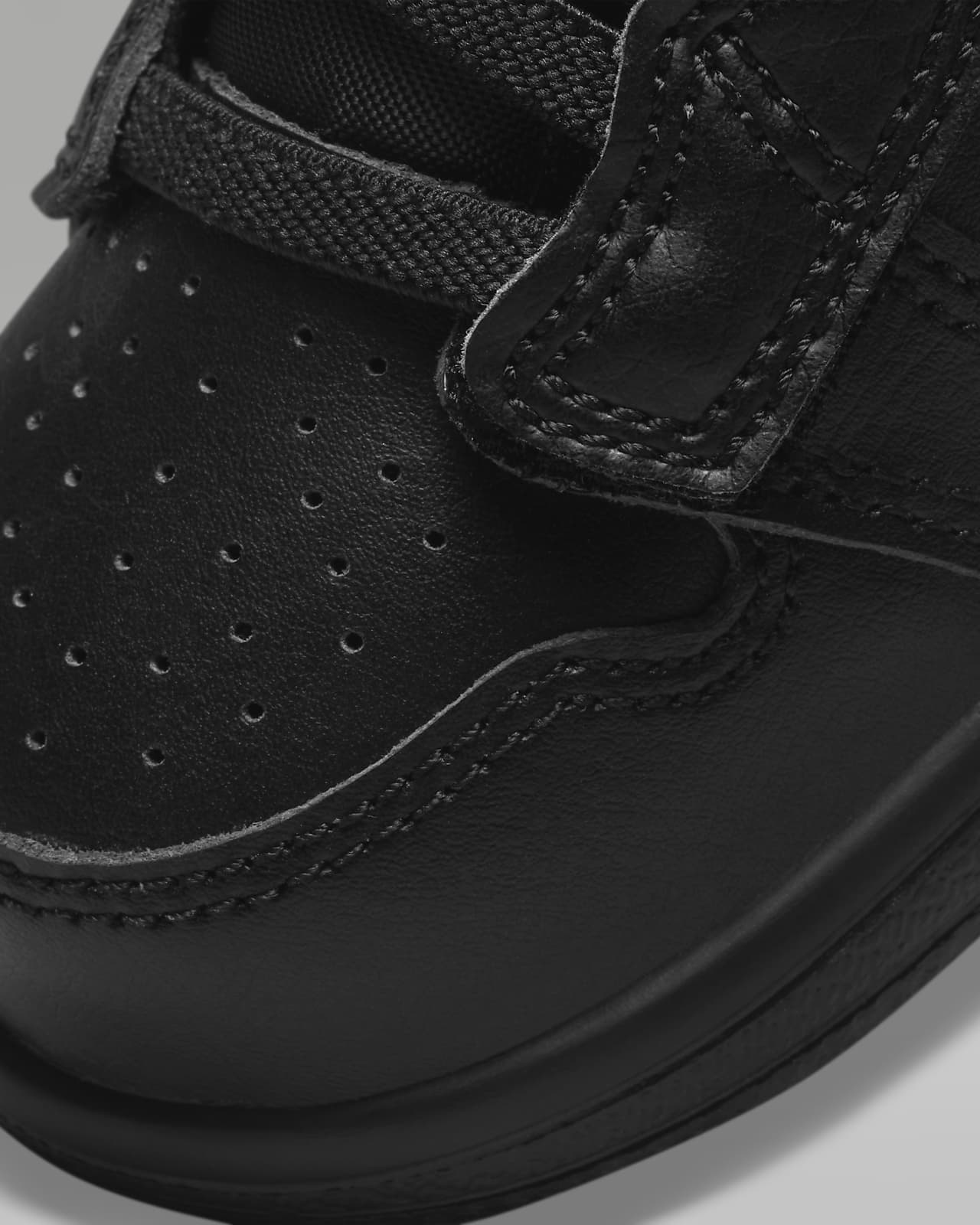 Nike baby cheap tennis shoes