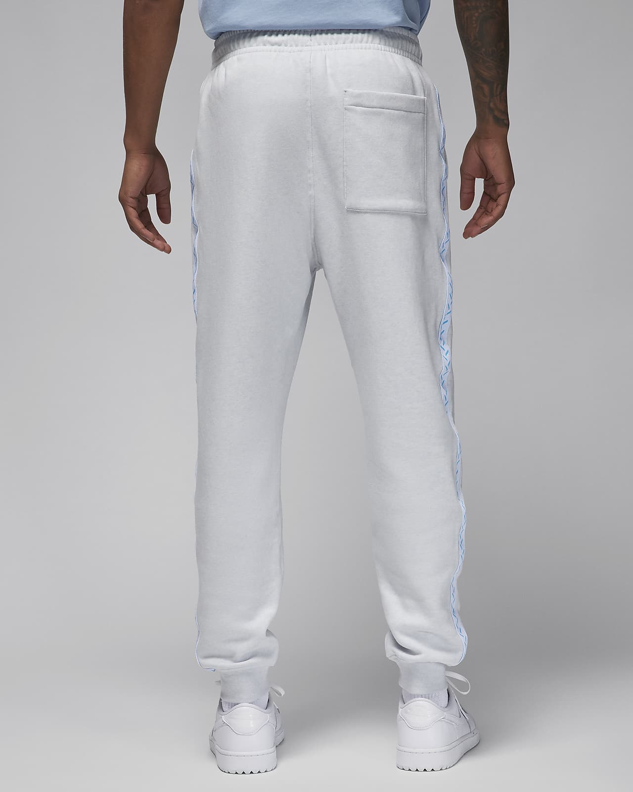 Nike sportswear hotsell pocket fly