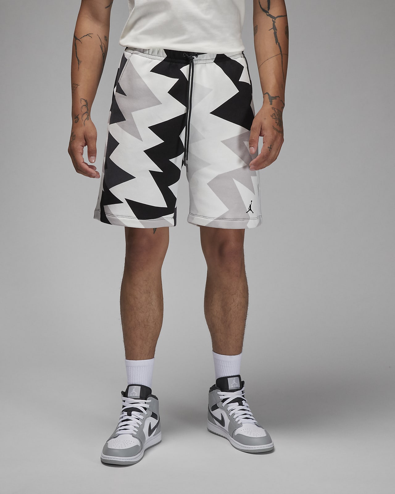 Jordan Shorts. Nike IL