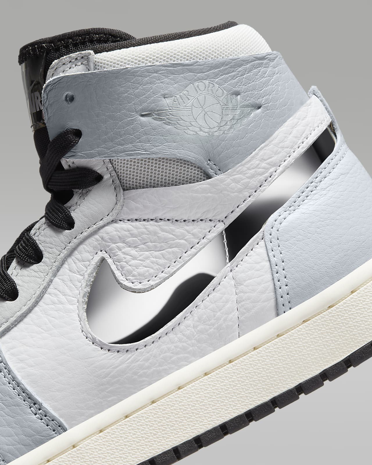 Sapatilhas Air Jordan 1 Mid para mulher. Nike PT