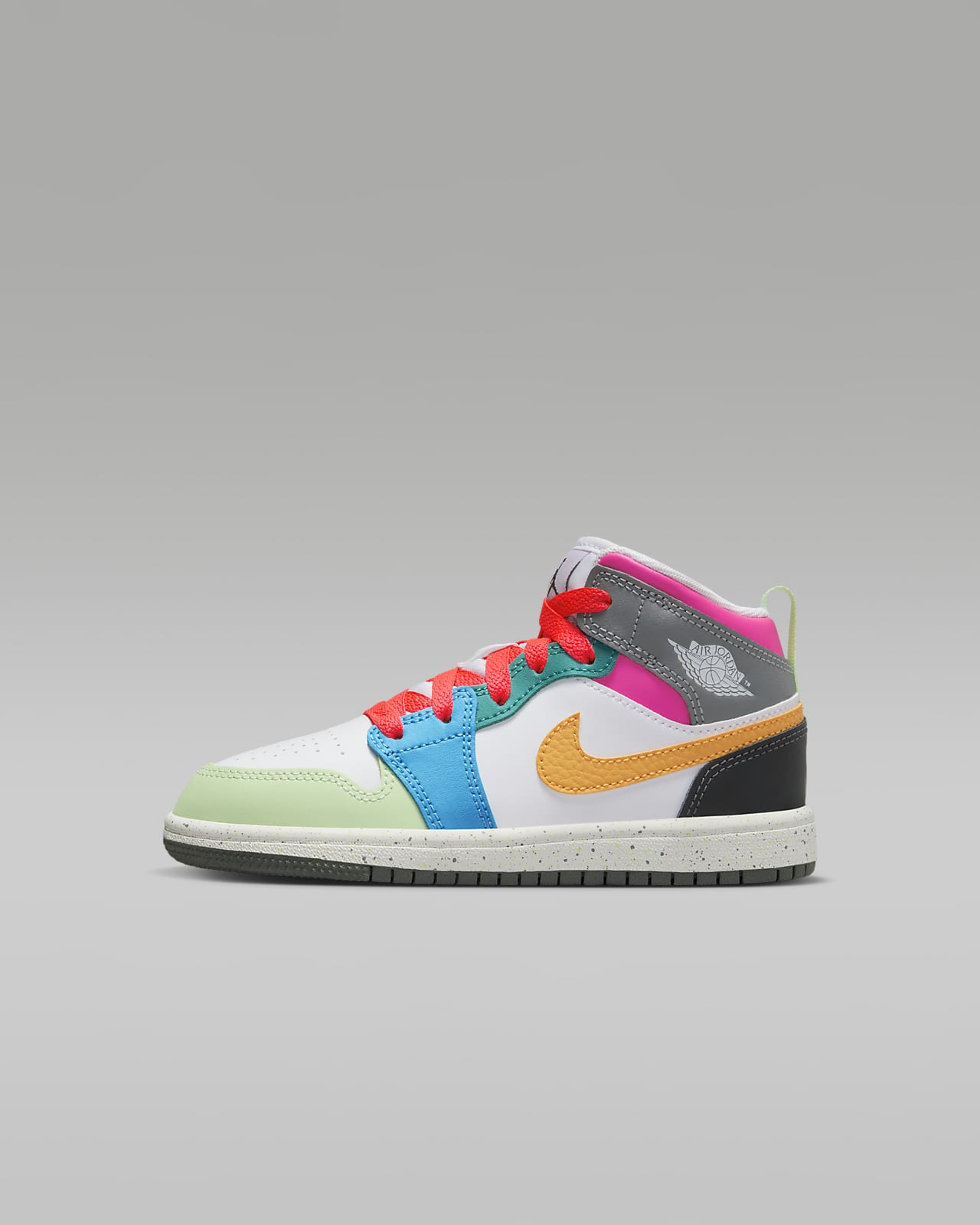 Jordan 1 Mid SE Little Kids Shoes. Nike
