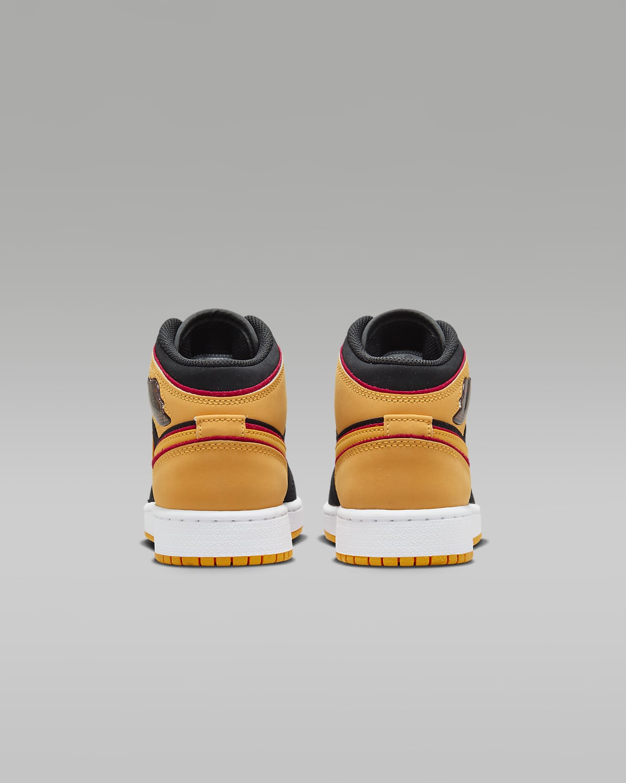 Air Jordan 1 Mid SE Older Kids' Shoes. Nike PH