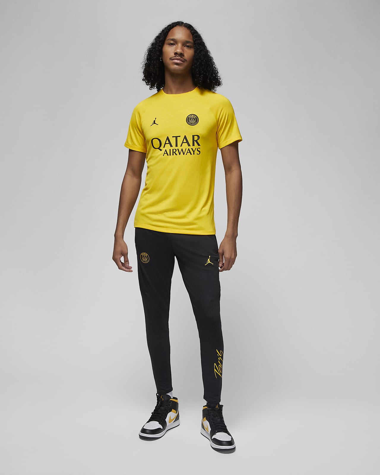 Nike Performance JORDAN PARIS ST GERMAIN WOVEN PANT - Trousers - black/tour  yellow/black 