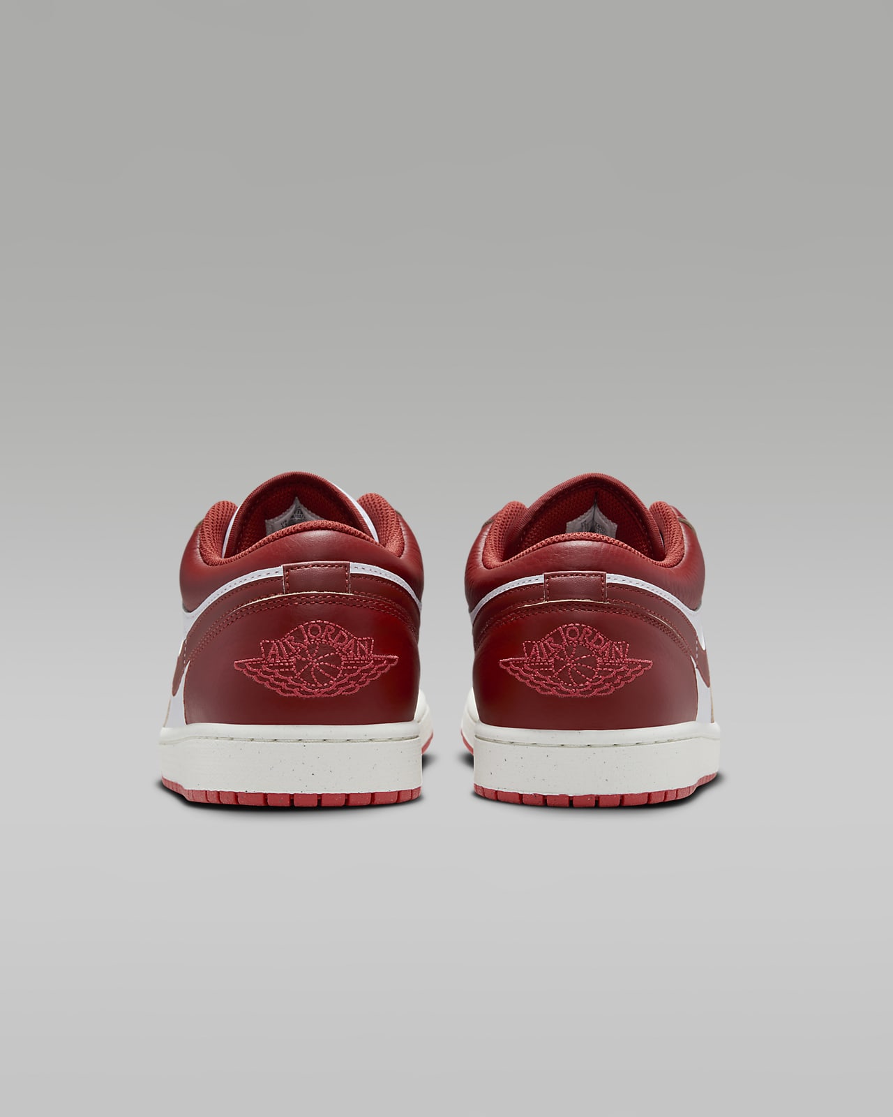 Red jordan top 26 low