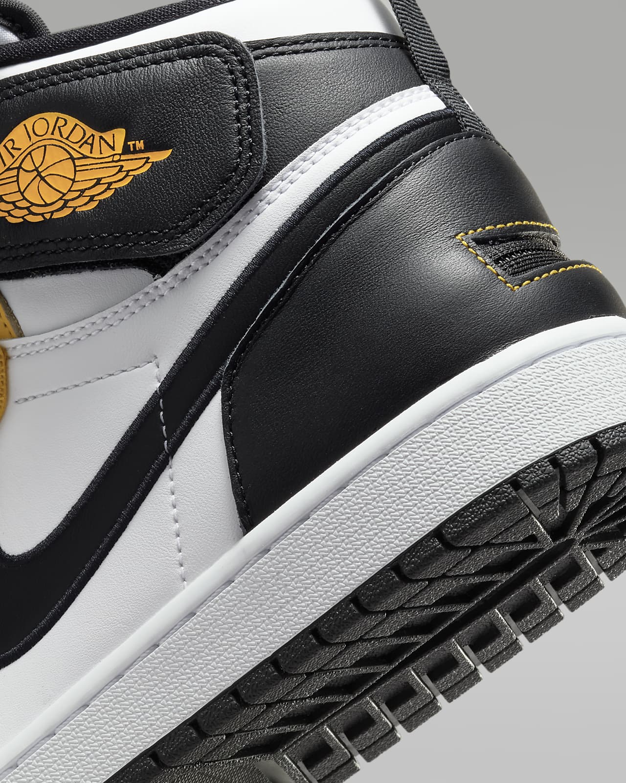 Air Jordan 1 Hi FlyEase Herenschoenen. Nike BE