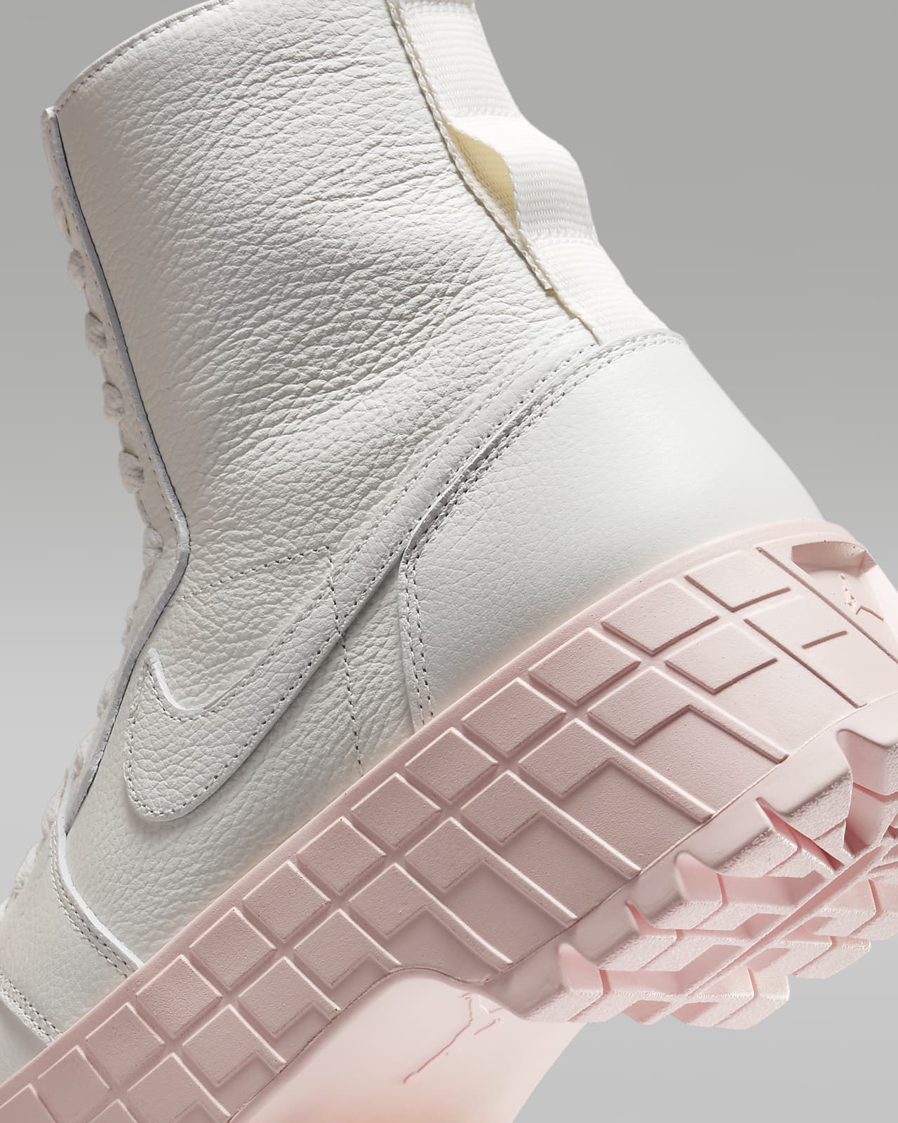 Air Jordan 1 Brooklyn 女靴。Nike TW