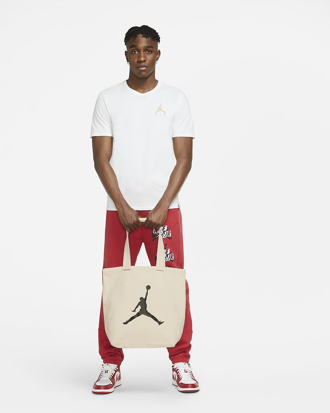 Jordan Graphic Tote Tote Bag. Nike LU