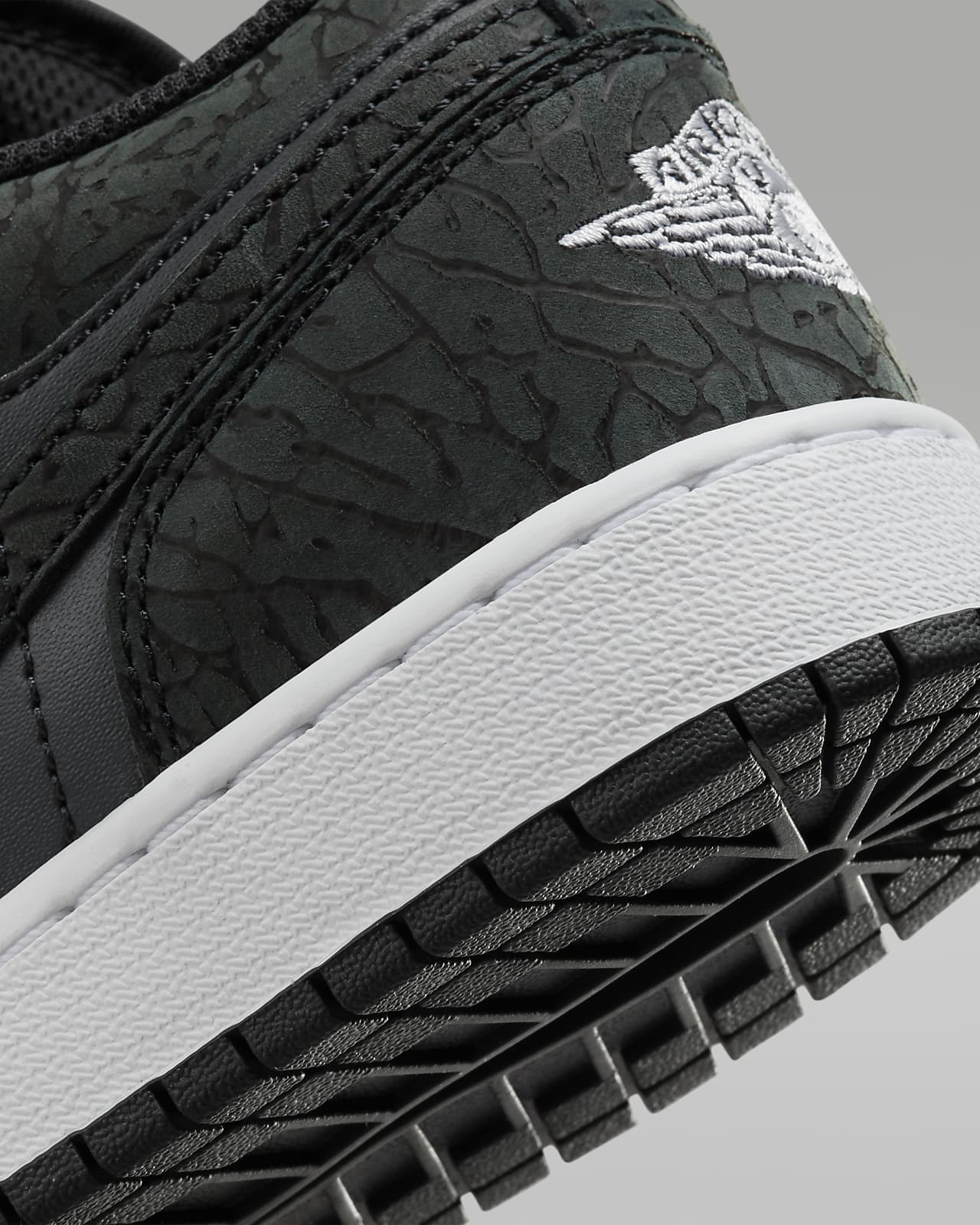 Chaussure Air Jordan 1 Low SE pour ado. Nike CH