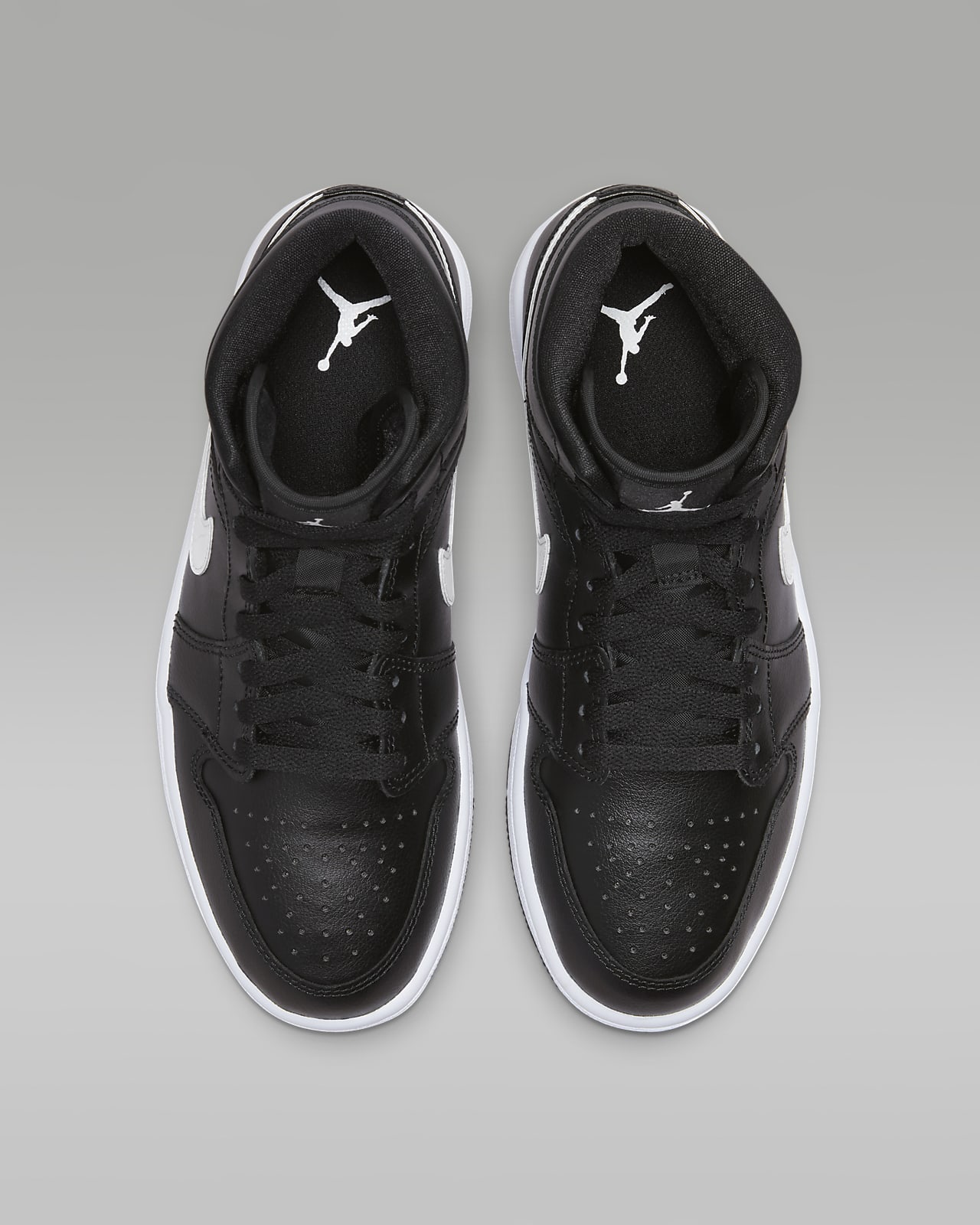 Air Jordan 1 Mid Women's Shoes. Nike IL