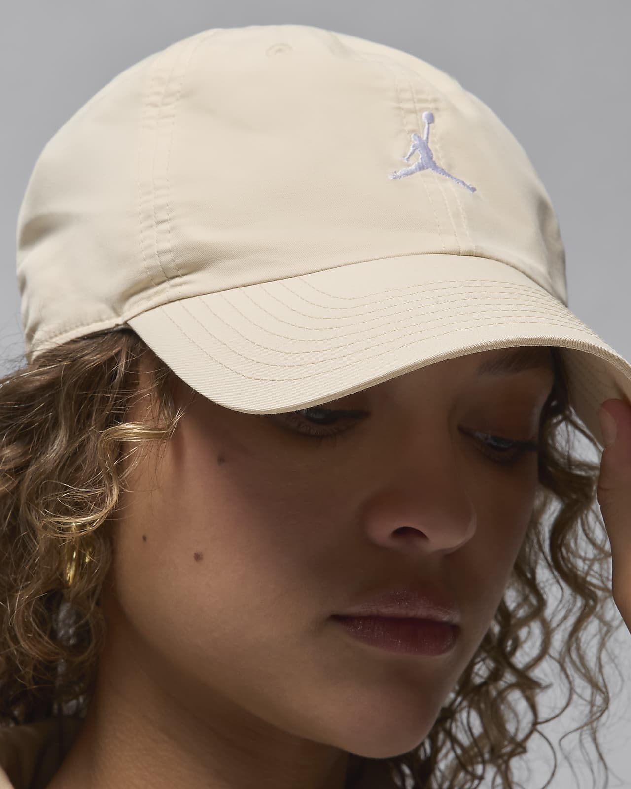 Cream nike cap best sale