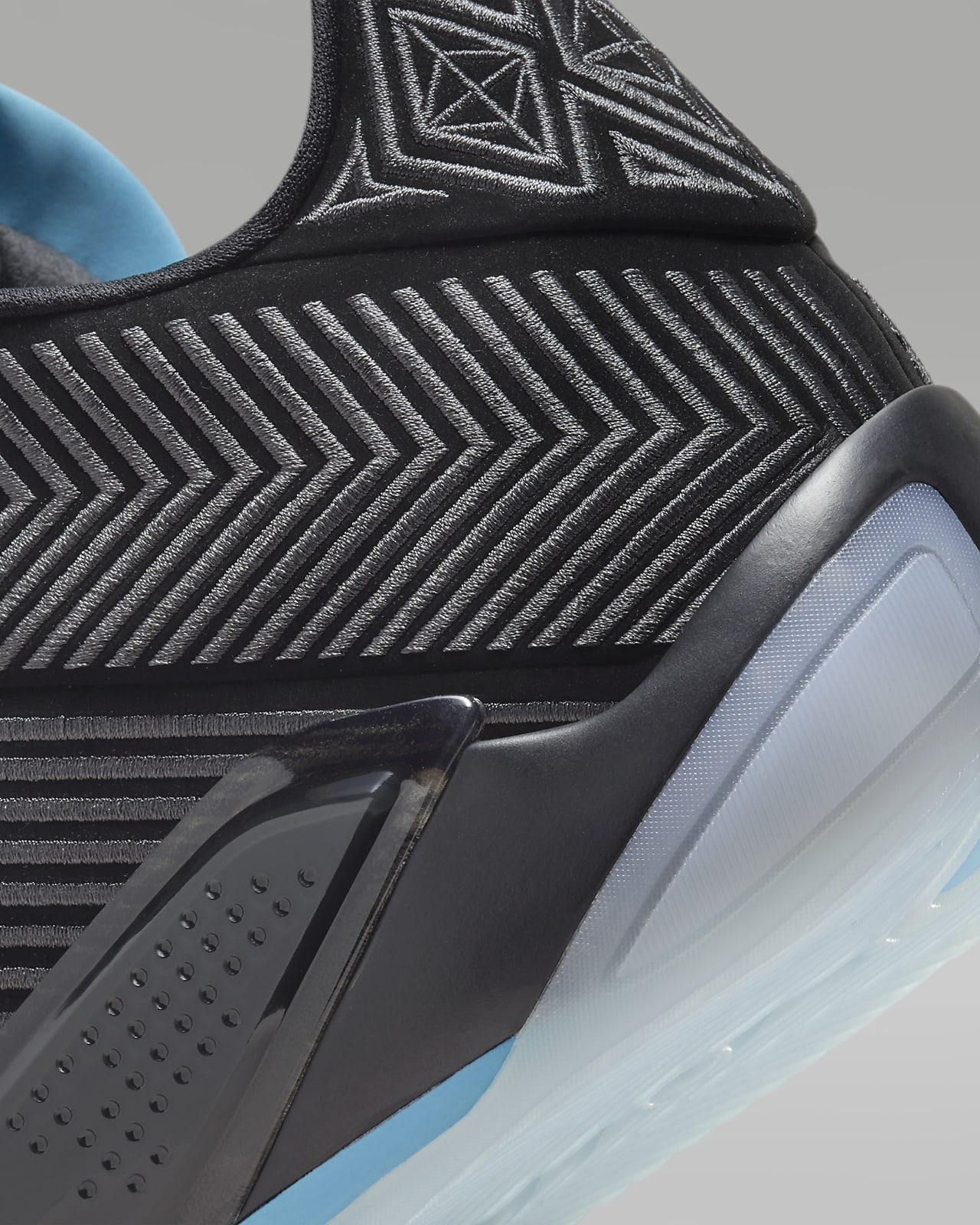 Jordan low hotsell top basketball shoes