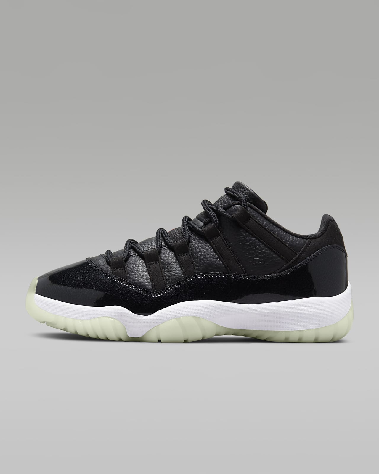 Air Jordan 11 Retro Low Men's Shoes. Nike LU