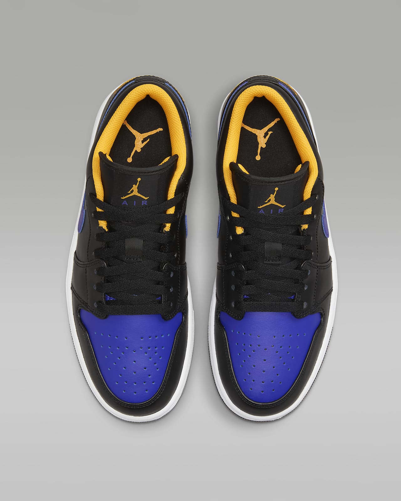 Air Jordan 1 Mid Shoes. Nike VN