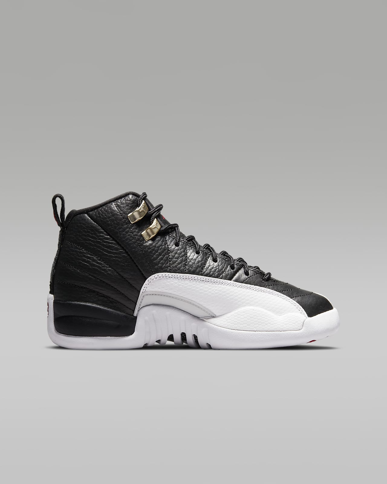 Womens air hotsell jordan 12 retro