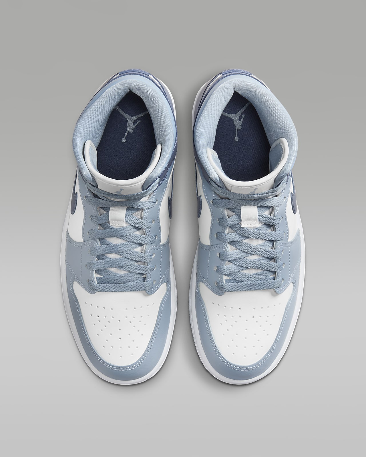 Air Jordan 1 Mid Women s Shoes