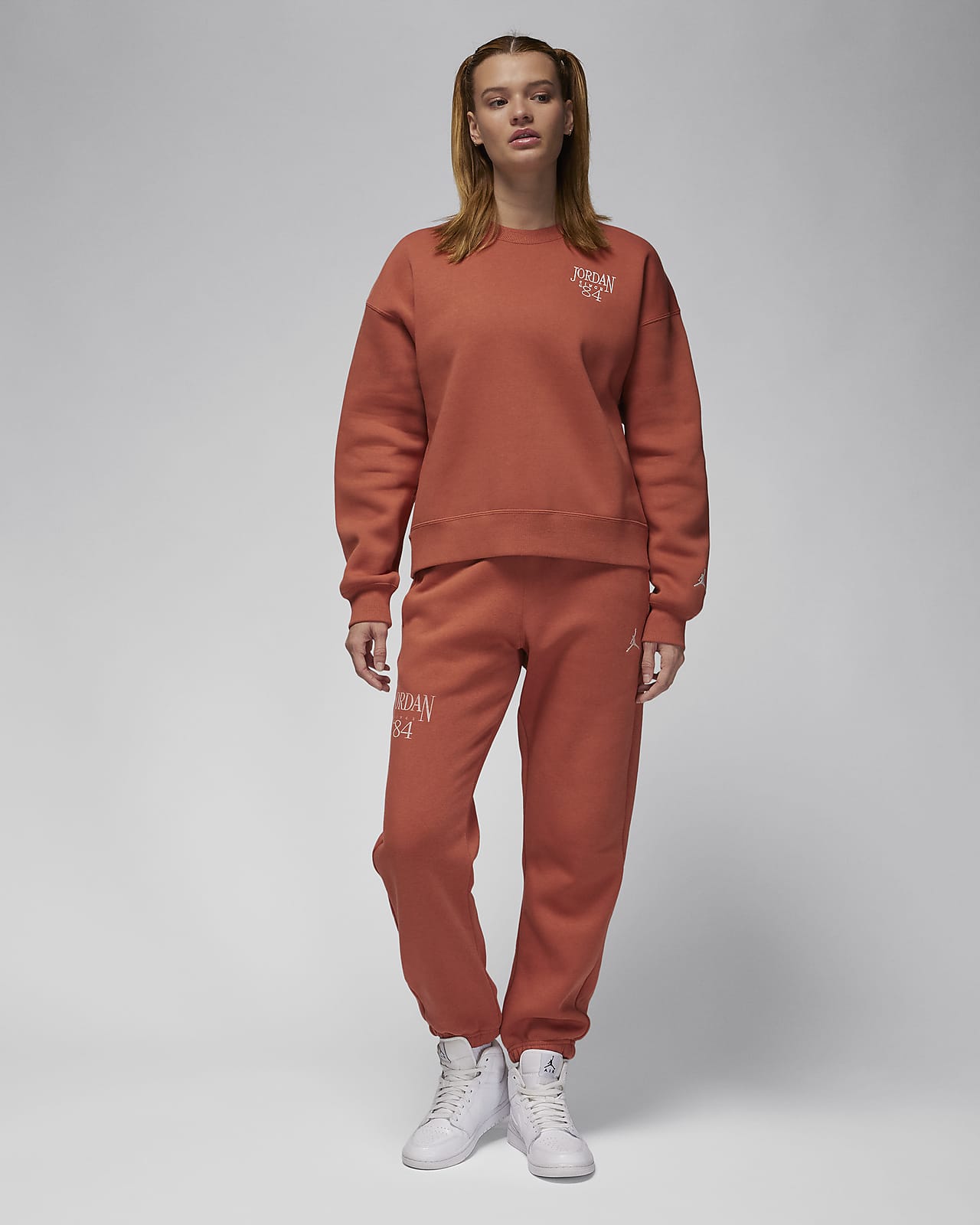 Jordan Brooklyn Fleece Women's Crew-Neck Sweatshirt. Nike LU