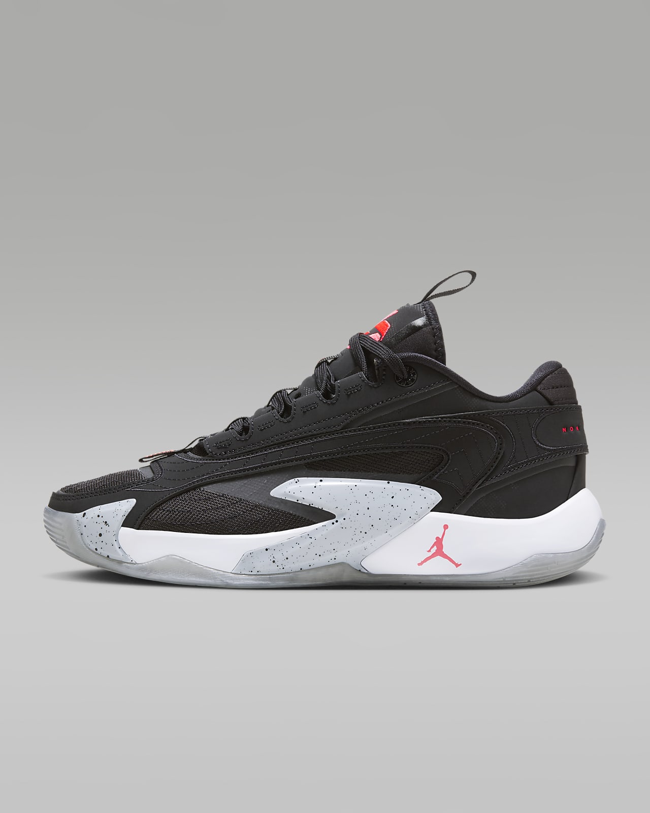 Nike gray basketball shoes hotsell
