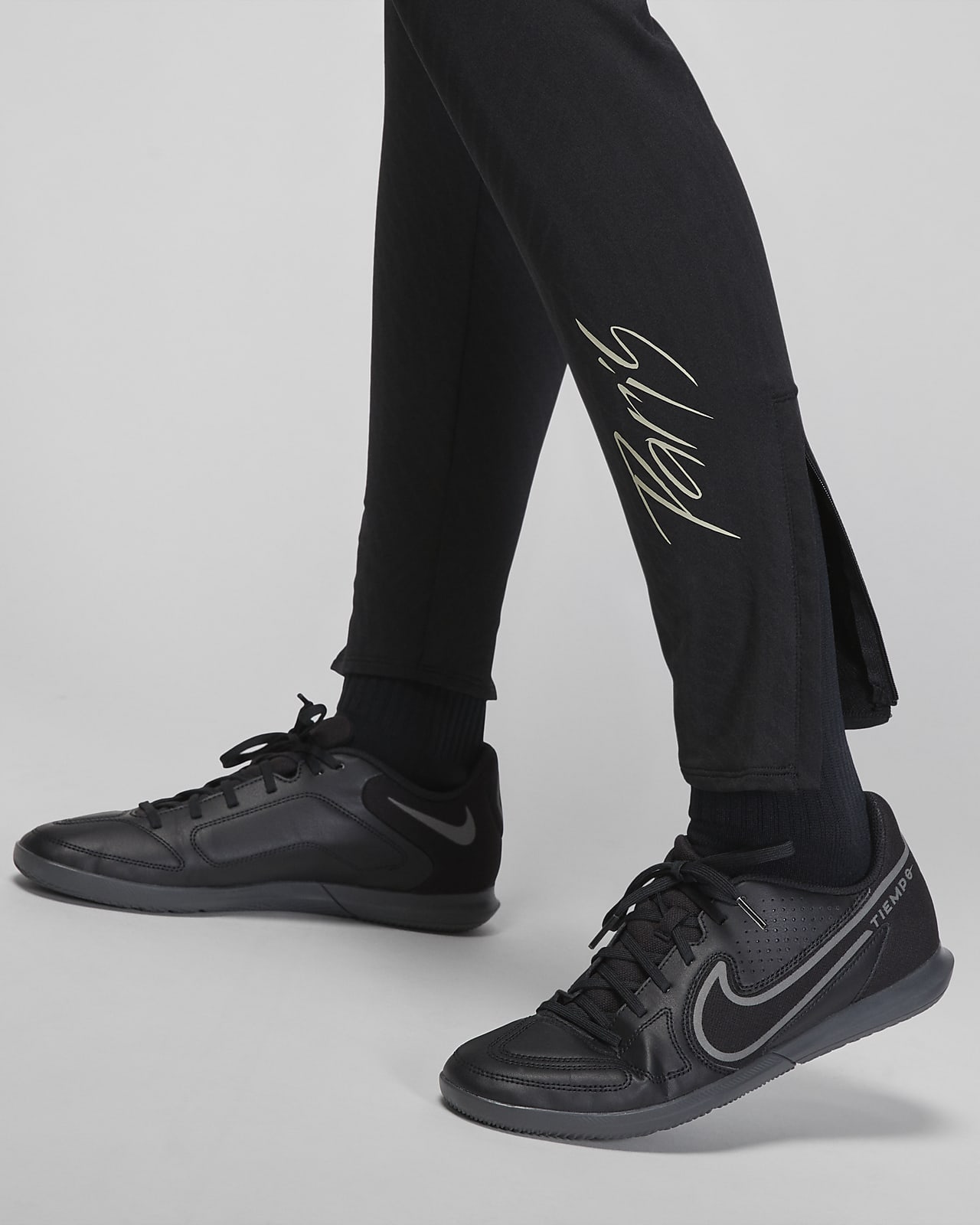 Paris Saint-Germain Strike Women's Nike Dri-FIT Knit Football Pants