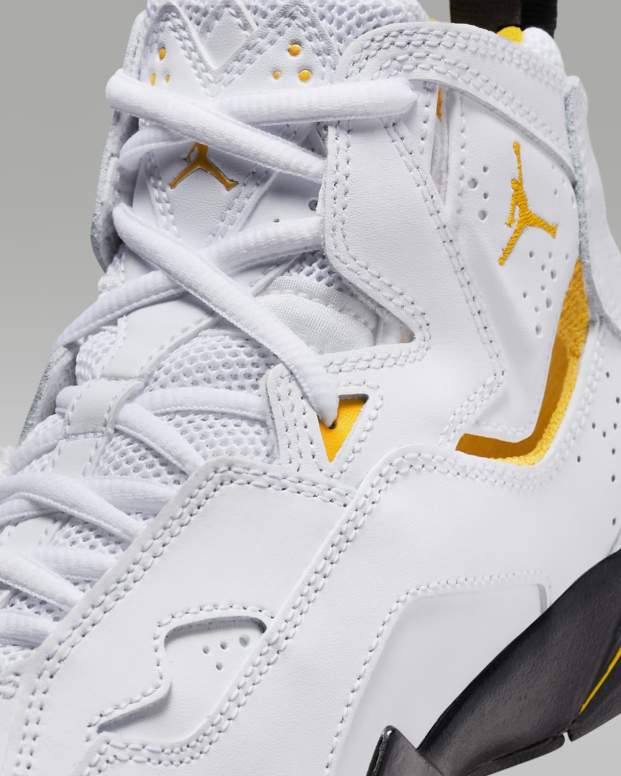 Jordan dorados con best sale blanco