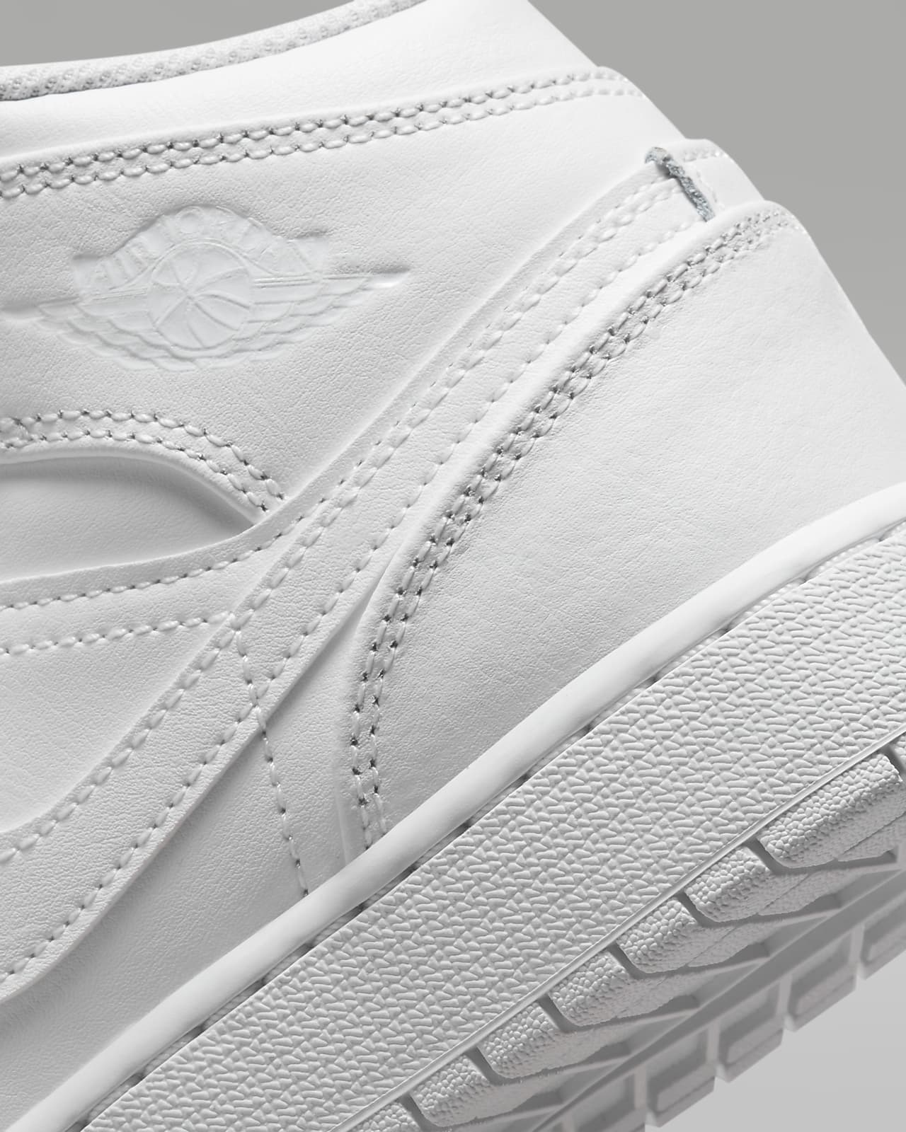 Jordan 1 Mid Older Kids Shoes