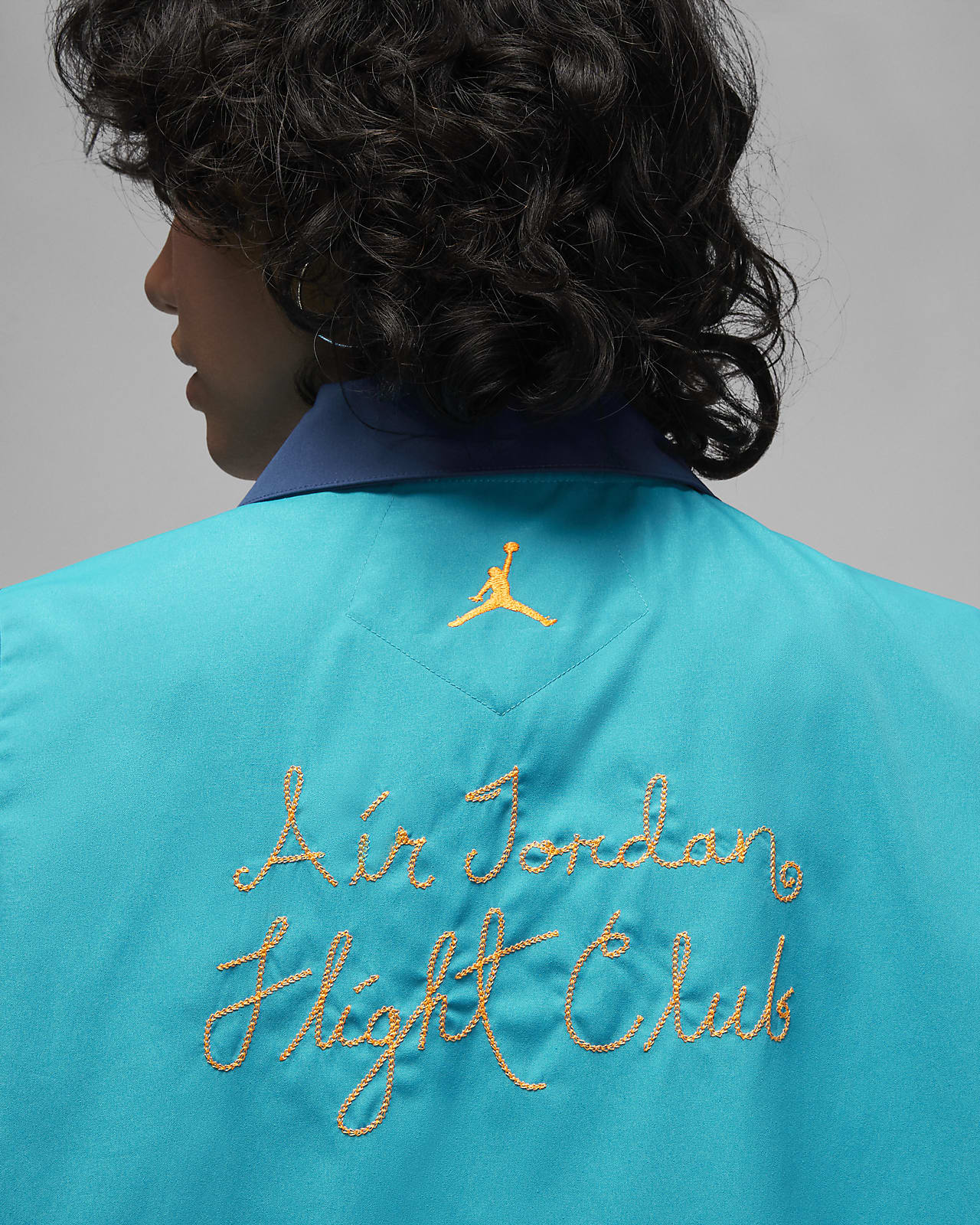 Jordan Women s Button Down Shirt. Nike HR