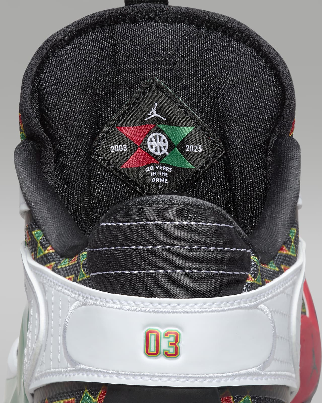 Peace-Themed Basketball Shoes : Nike Air Raid Retro