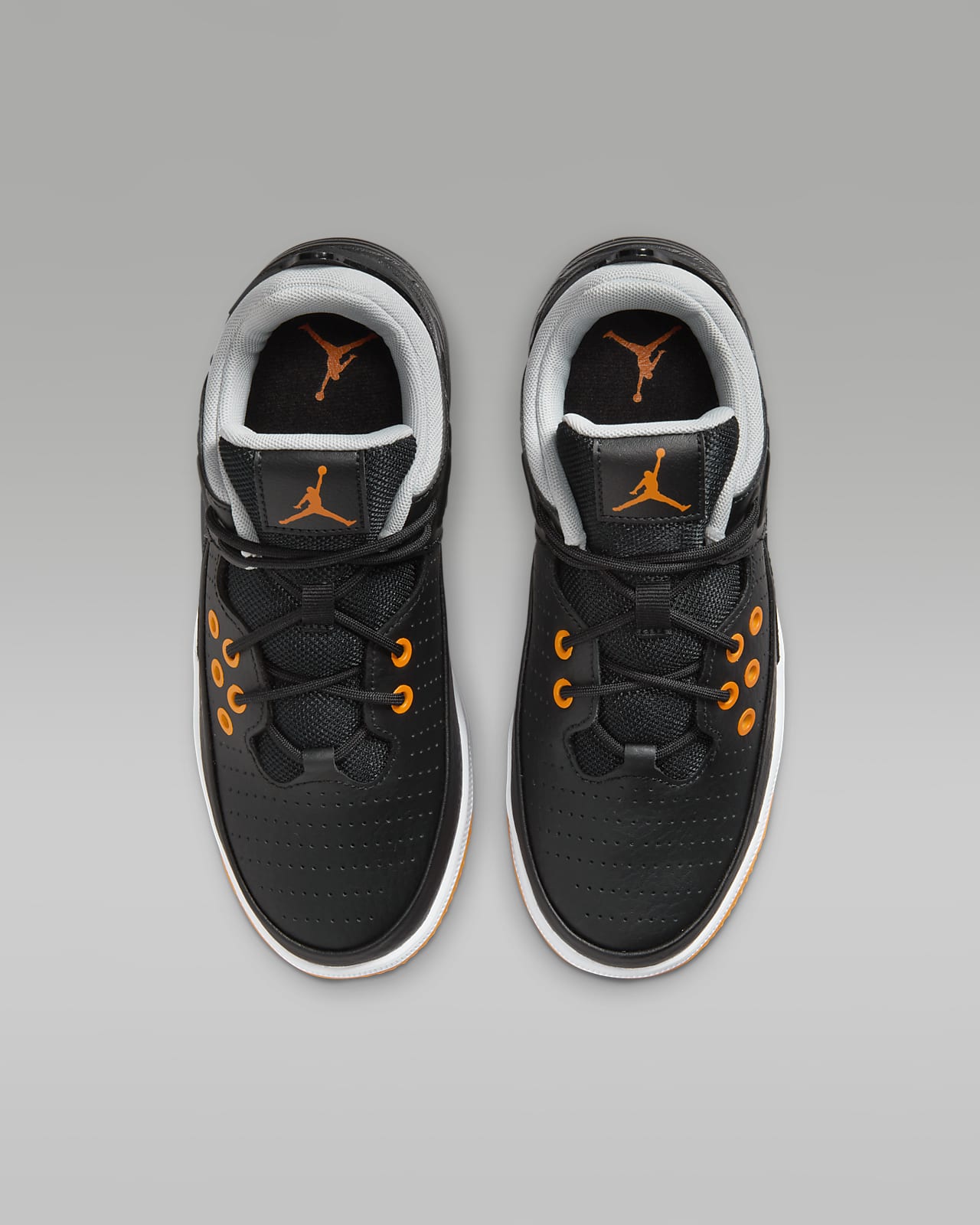 Aura nike store