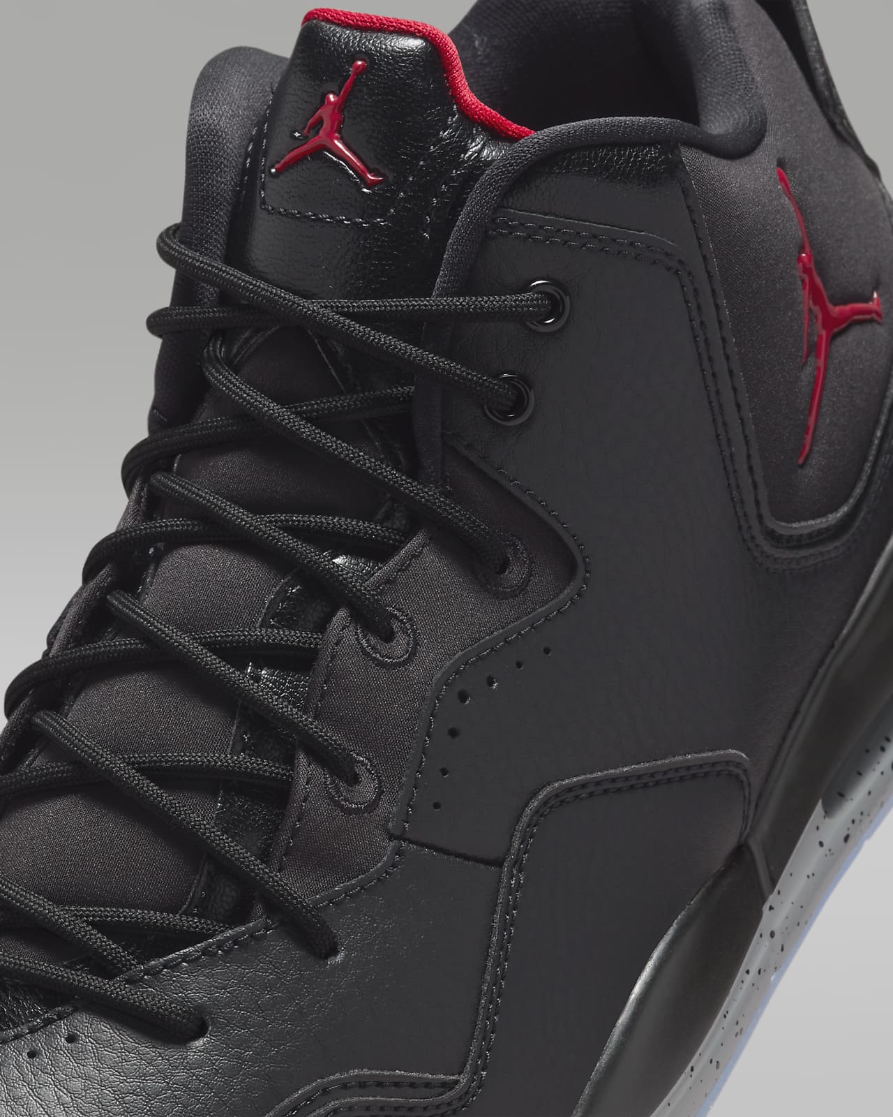 Jordan Courtside 23 Herrenschuh. Nike AT