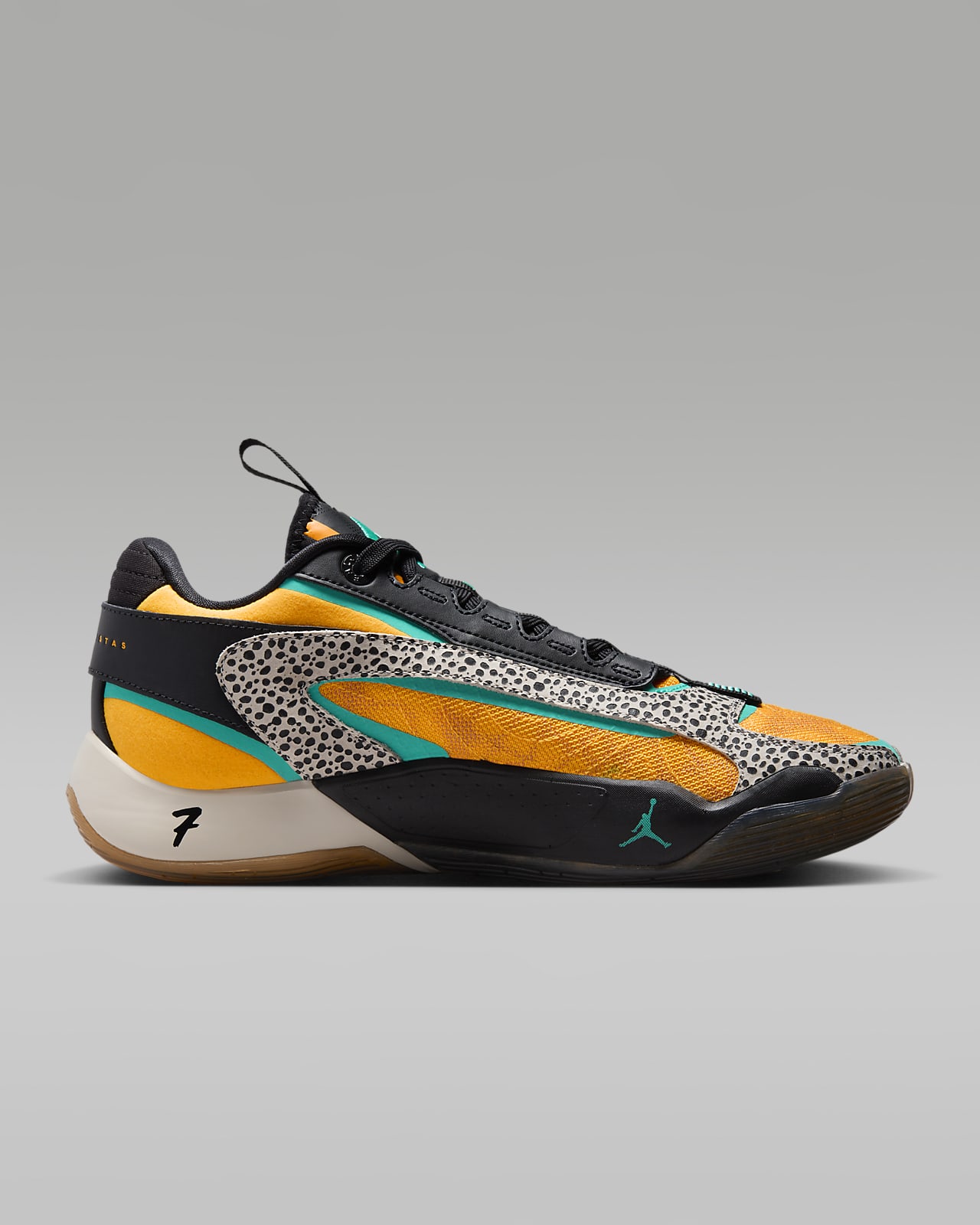 Nike basketball shoes black and yellow discount