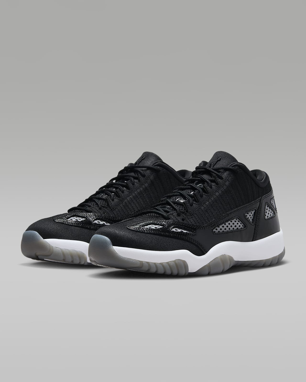 Air Jordan 11 Retro Low IE Shoe Size 11 (Black)
