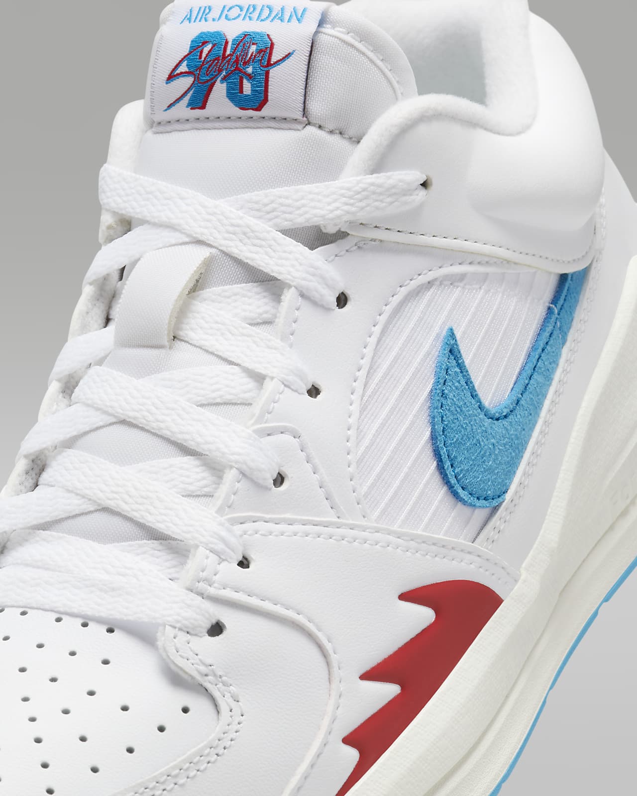 Nike sneakers deals stadium