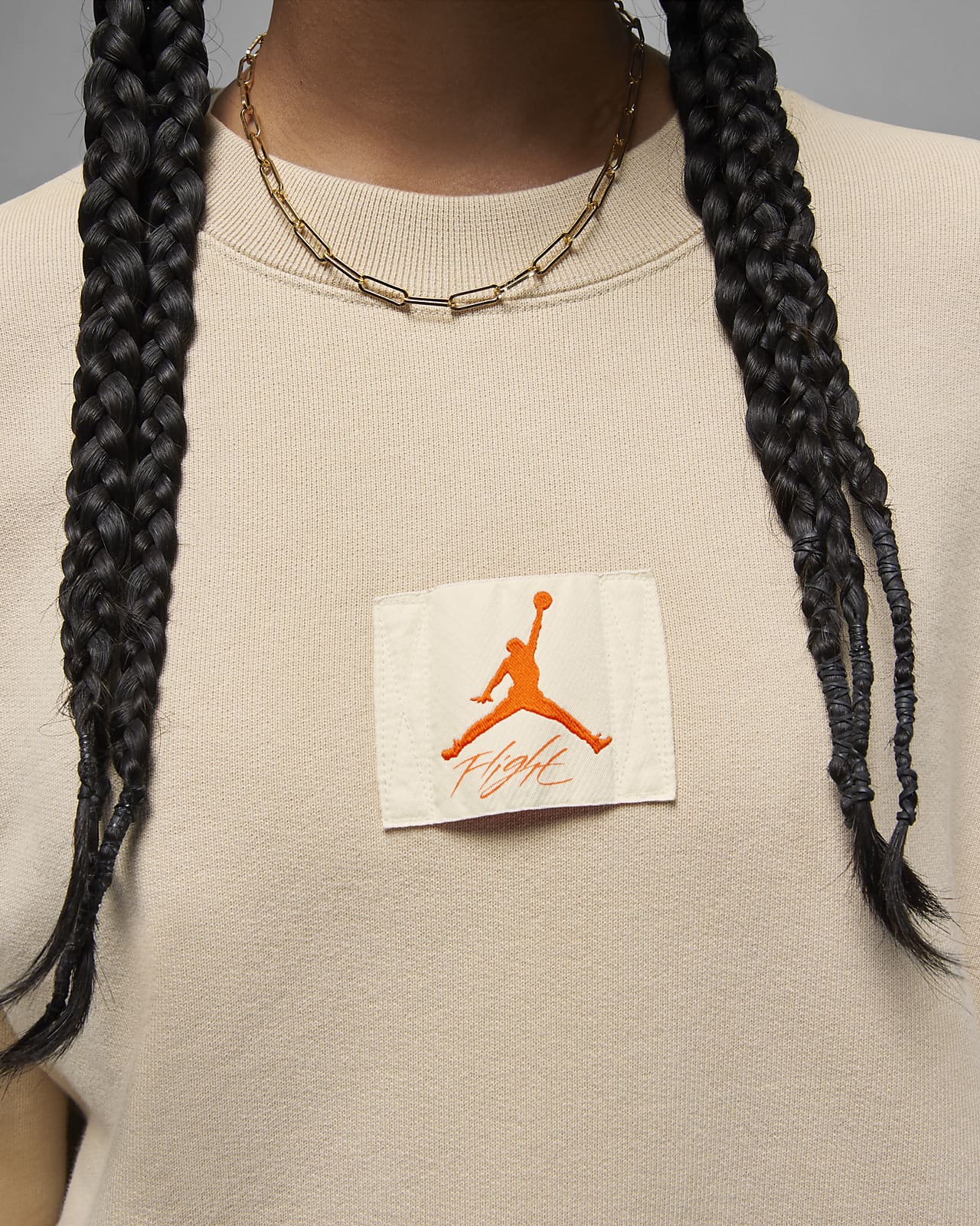 Nike gold necklace crew sweatshirt hot sale