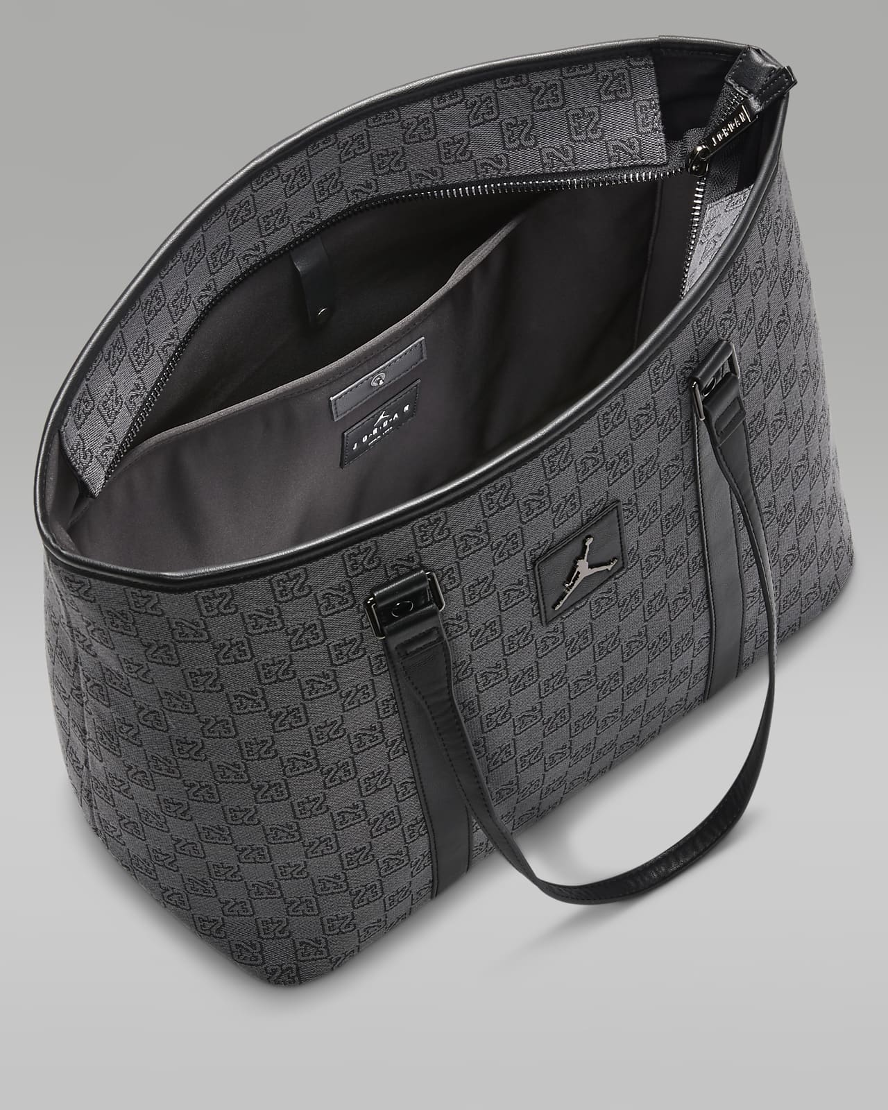 Jordan Monogram Tote Bag 32L . Nike JP