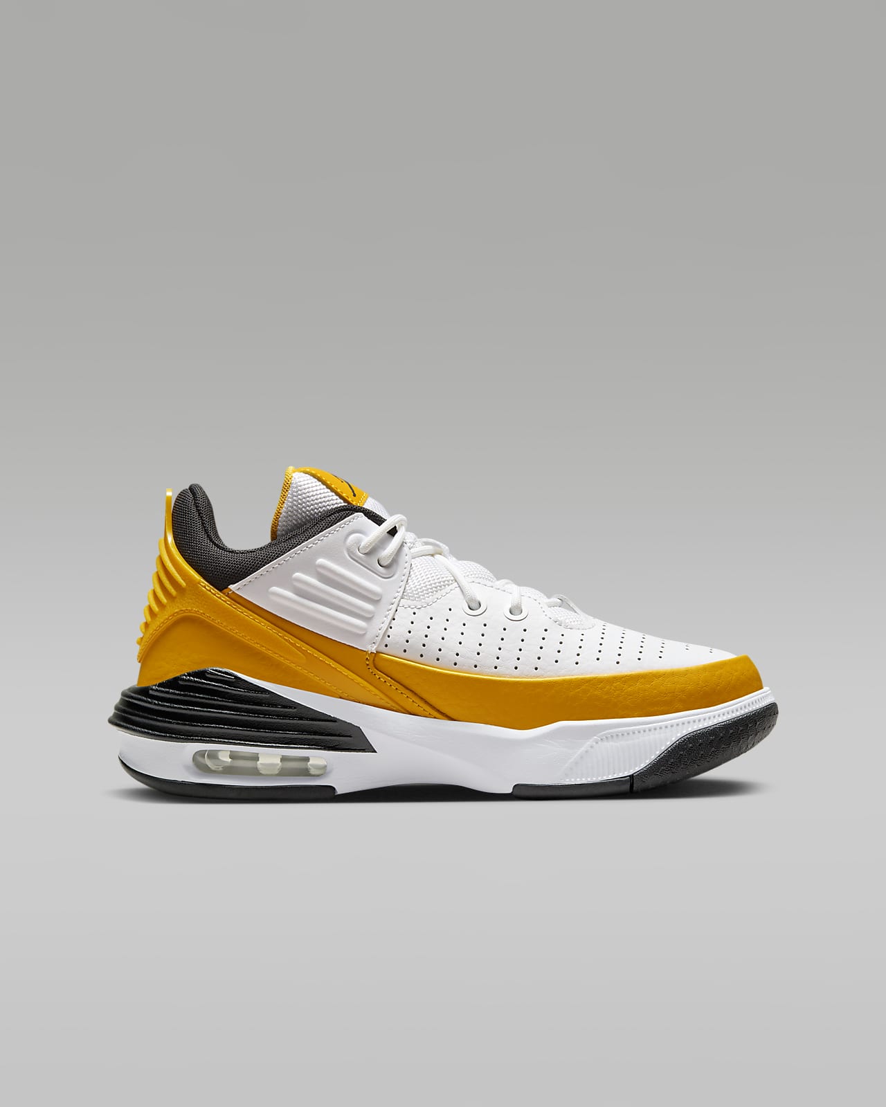 Nike aura max store