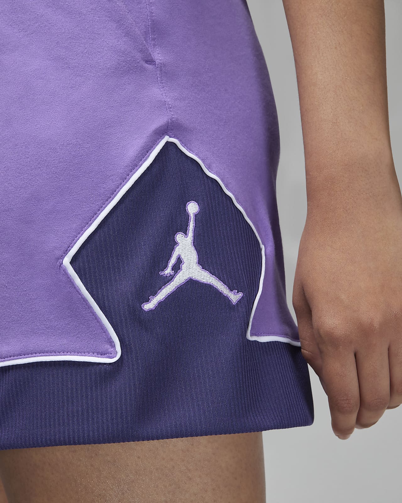 Jordan Women's Diamond Shorts. Nike CA