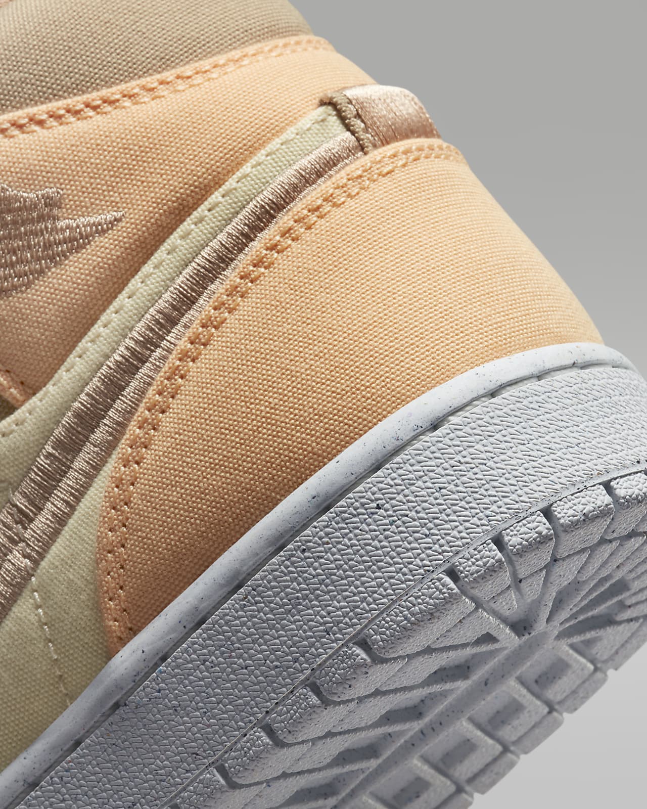 Chaussure Air Jordan 1 Mid SE pour femme