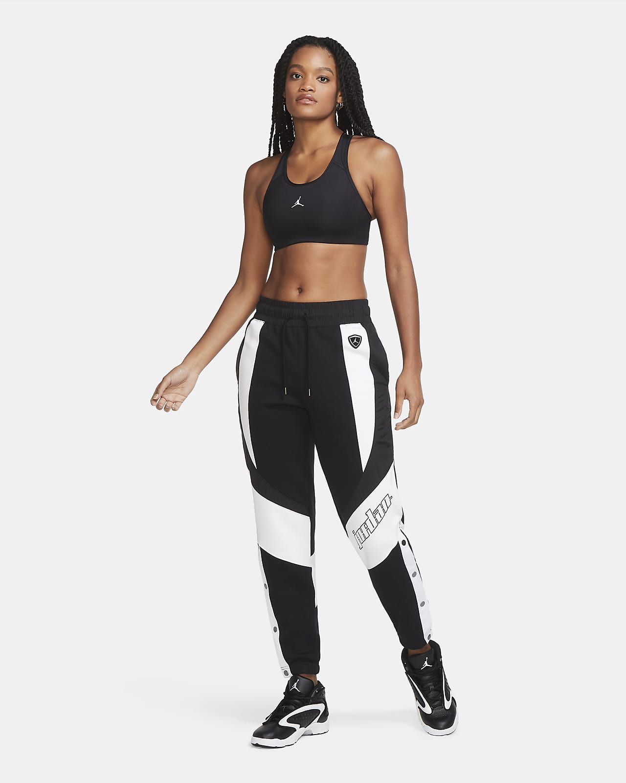 Nike WOMEN'S DRI-FIT SWOOSH PAD SPORTS BRA Black/White