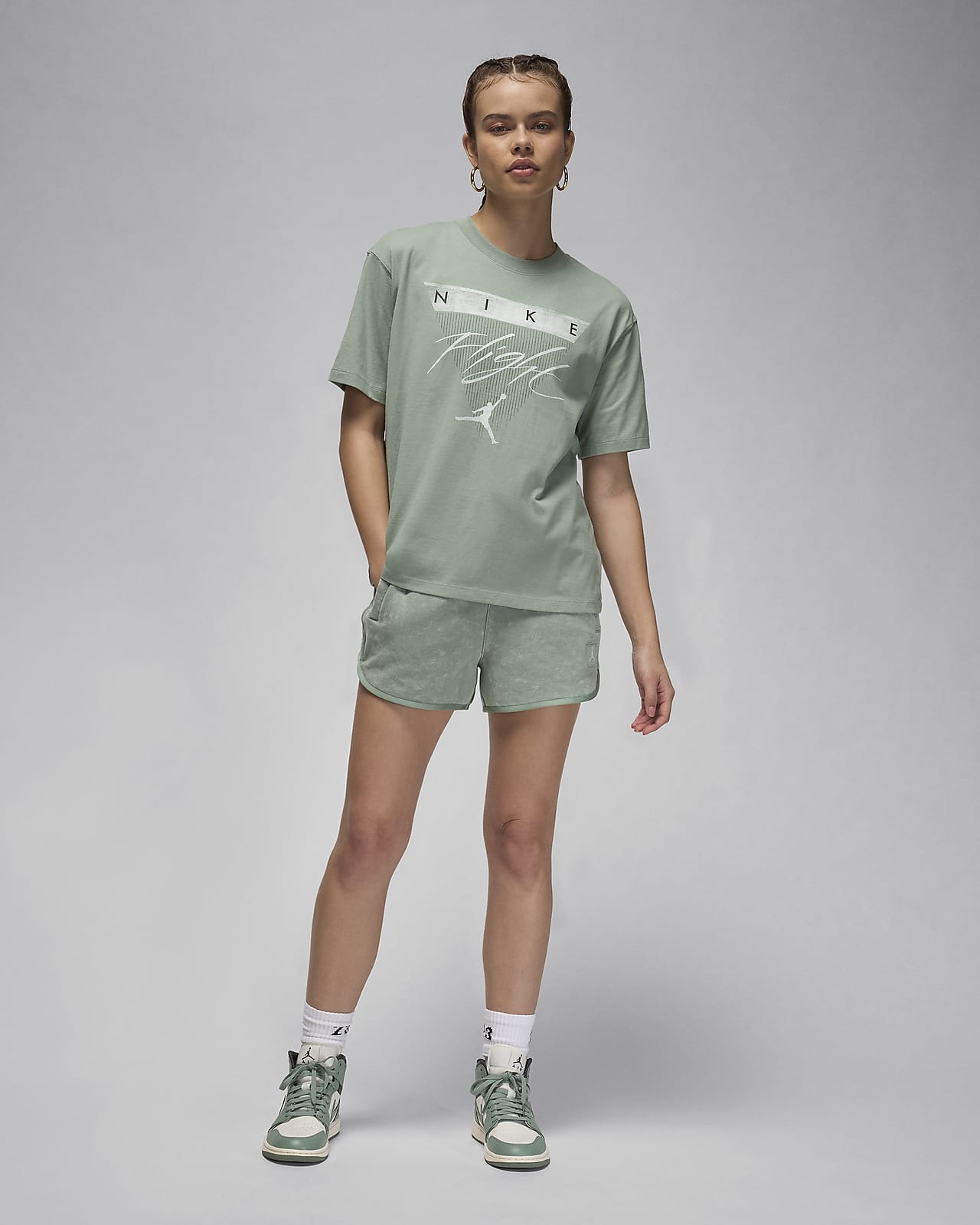 Nike heritage shirt sales