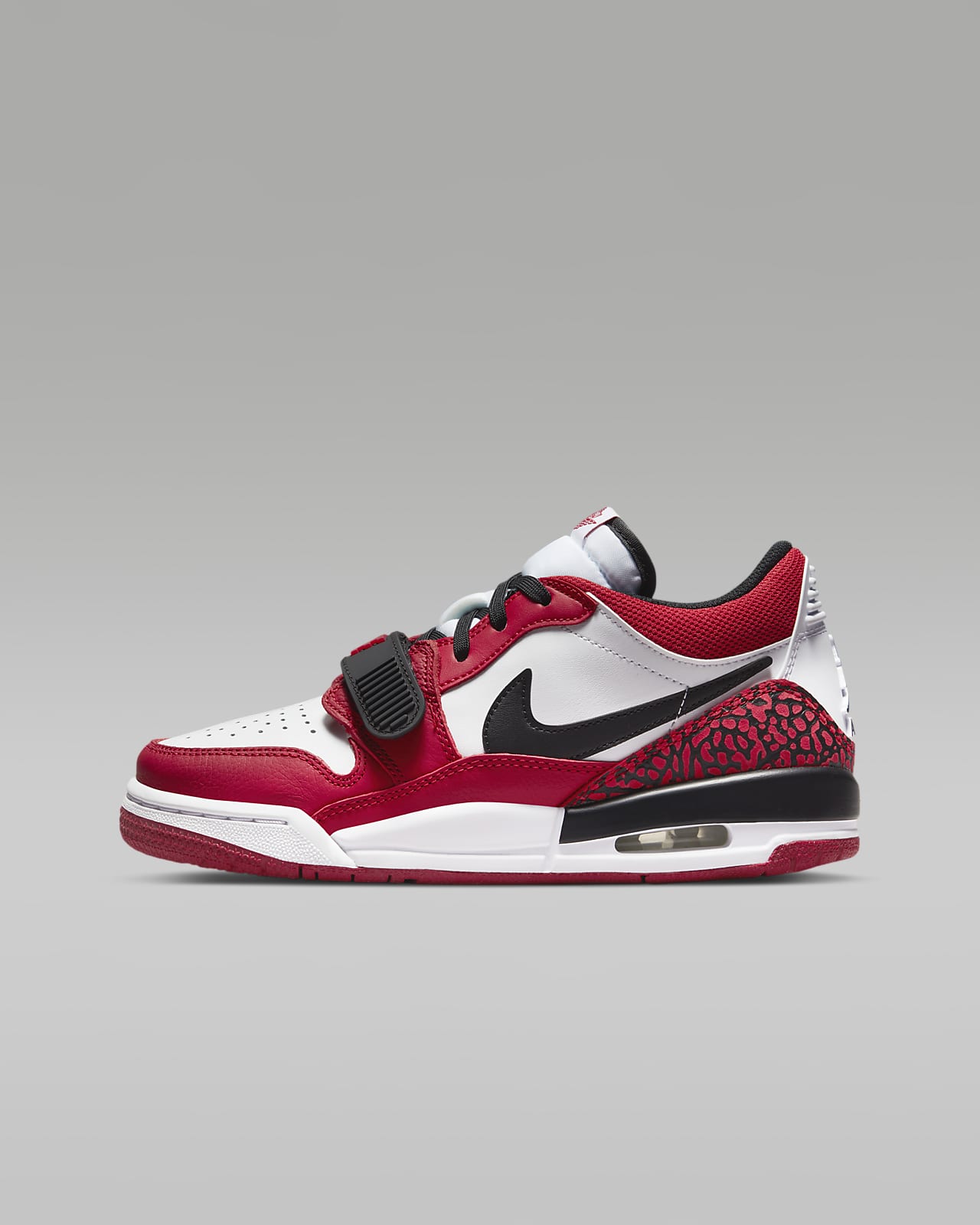 Air Jordan Legacy 312 低筒大童鞋款。Nike TW